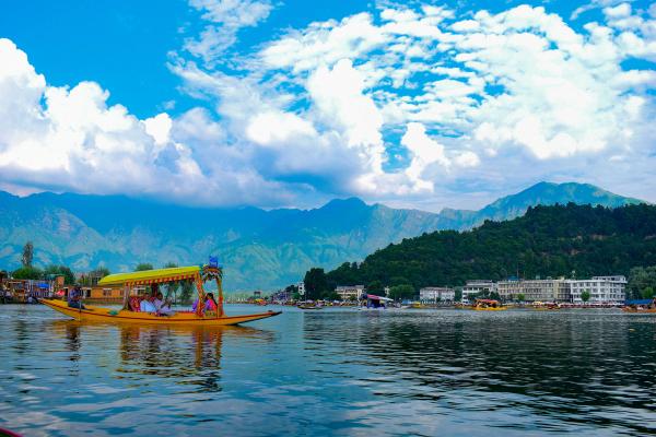 Dal Lake Shikara Ride & Houseboat Stay: Srinagar Guide for First-Timers by Sage Wanderlust on AllBlogs
