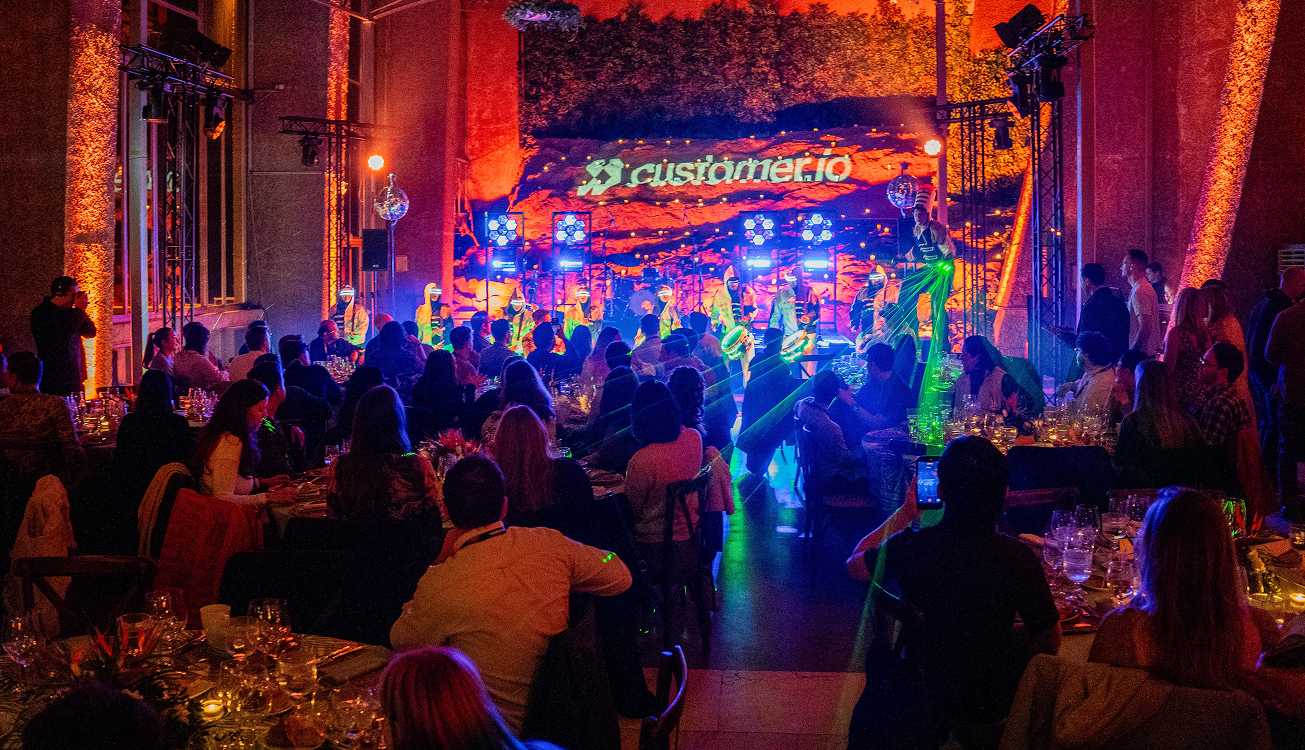 Cină de companie la offsite-ul de primăvară
