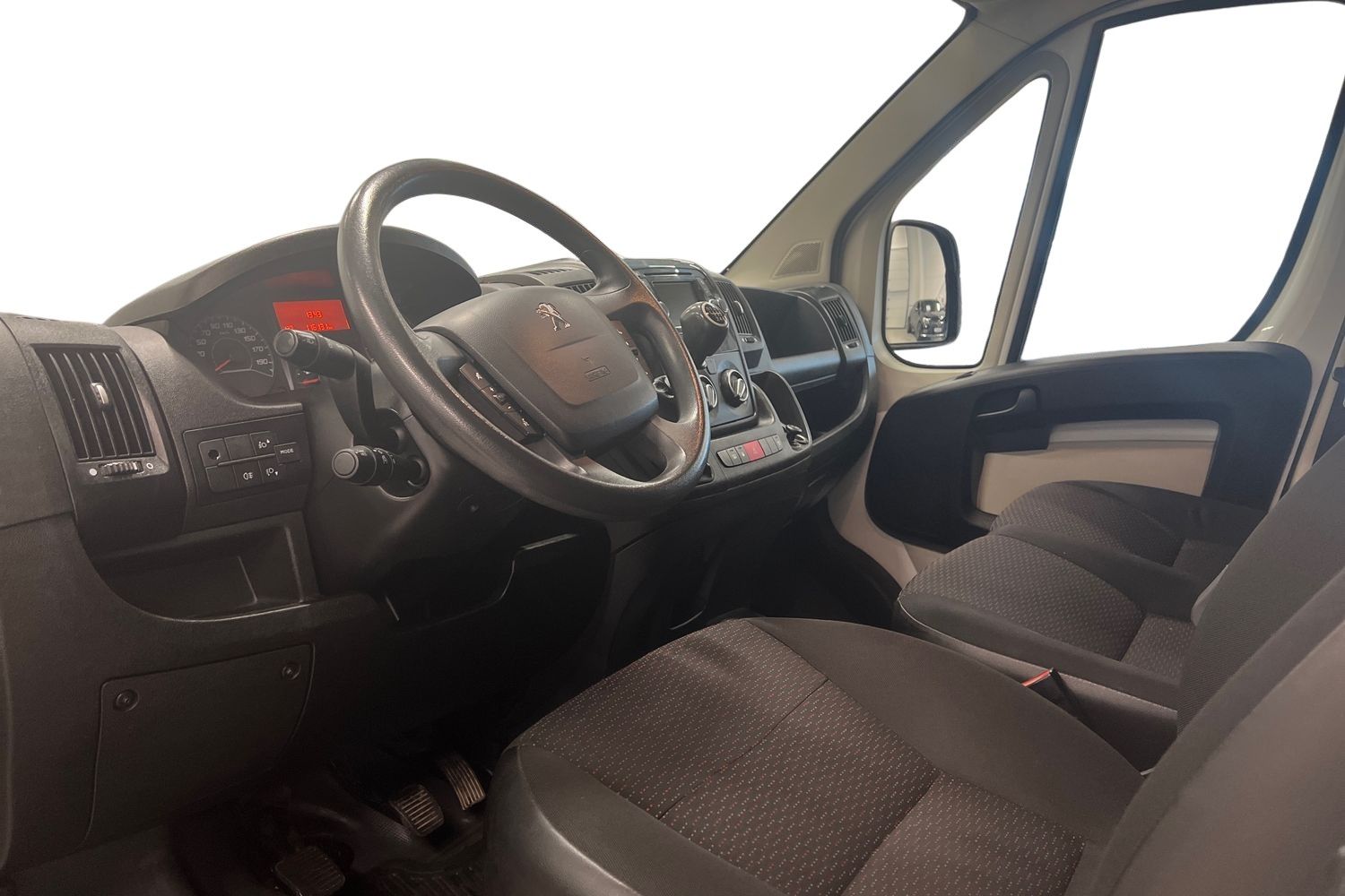 Peugeot Boxer 335 L3H2 BlueHDi 130 2019, kuva 7/47
