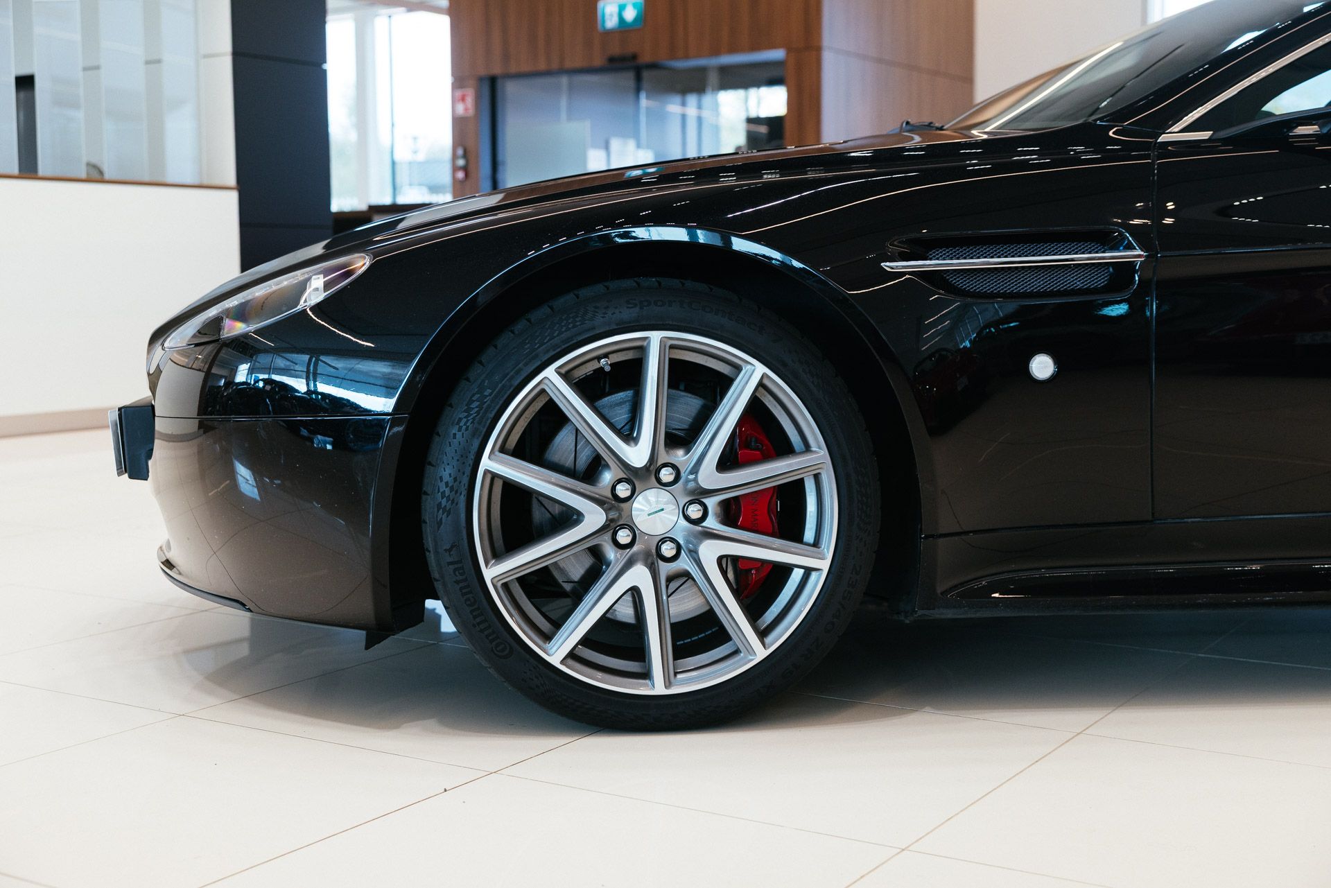 Aston Martin Vantage V8 Vantage Roadster 2008, kuva 5/50