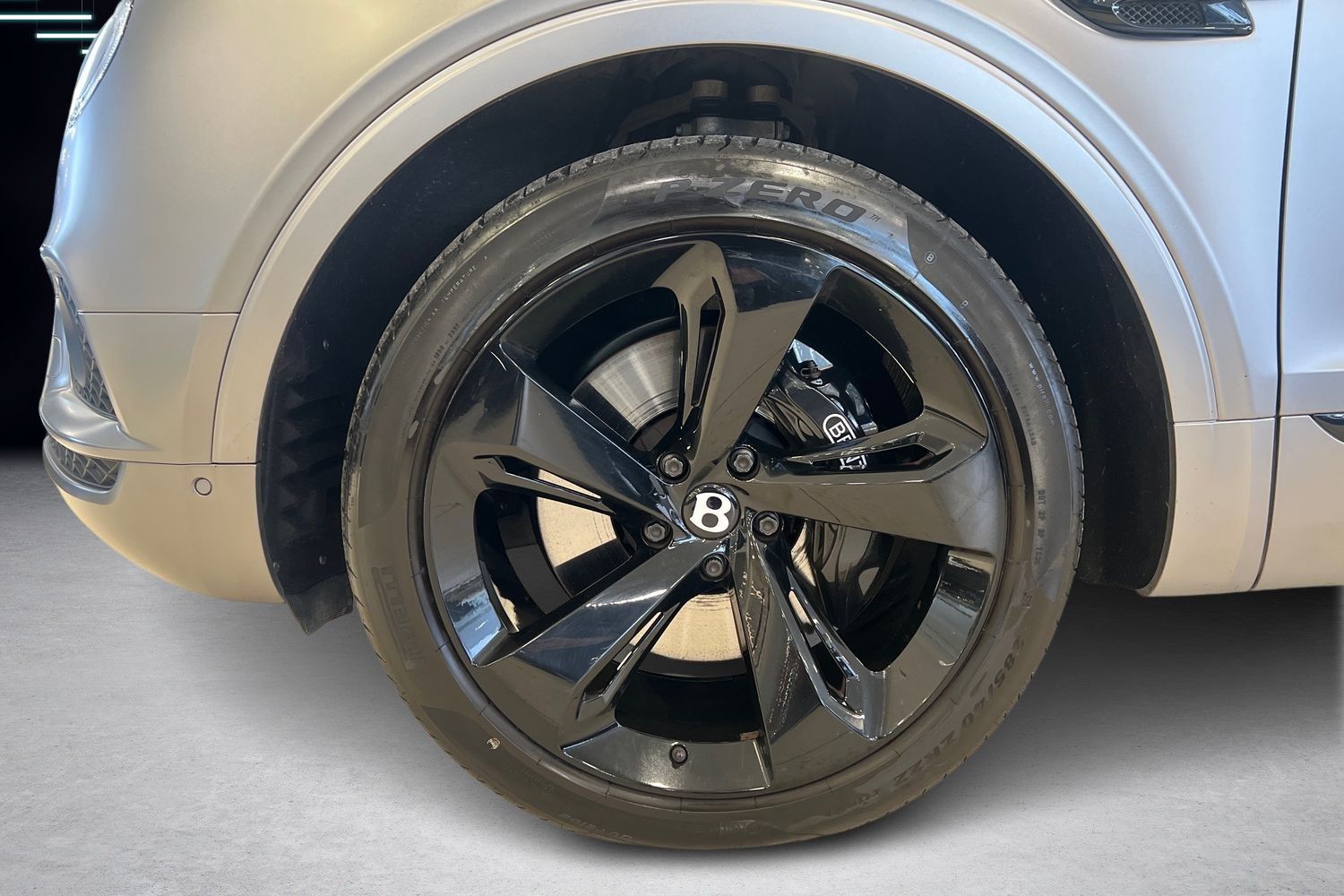 Bentley Bentayga Hybrid 2021, kuva 6/54