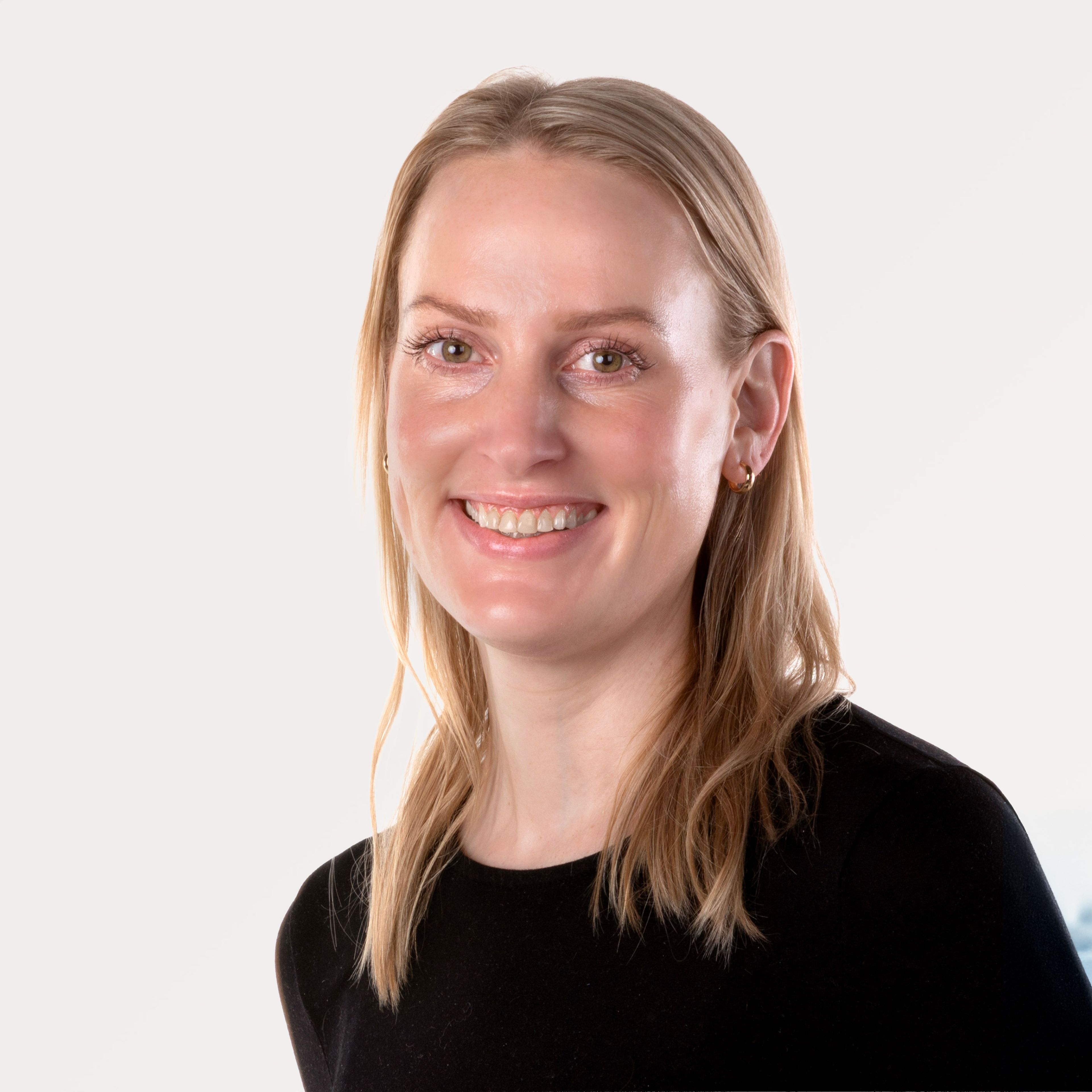 Pernille Hatlehol, Ettermarkedsansvarlig