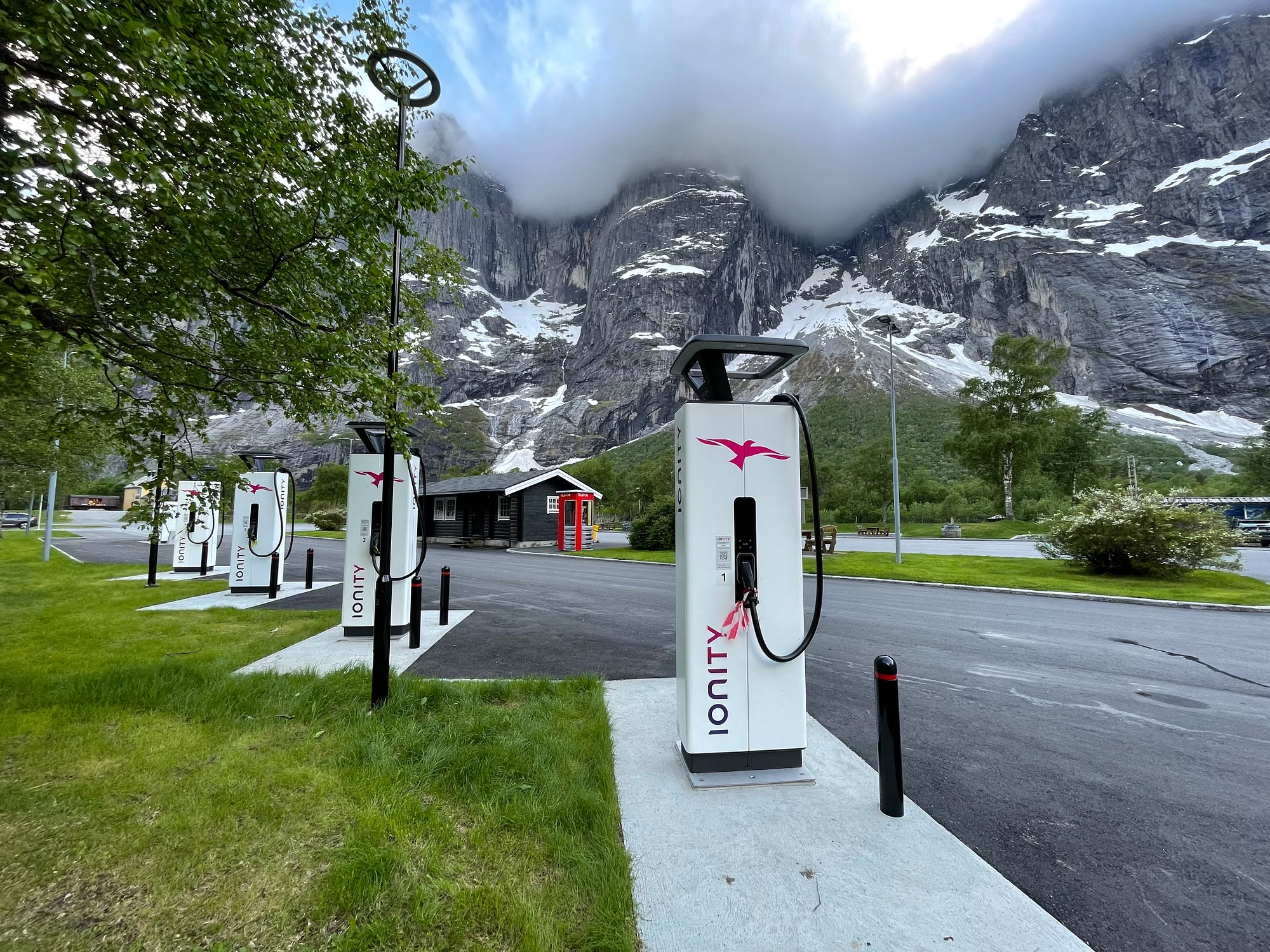 Transport and charging infrastructure