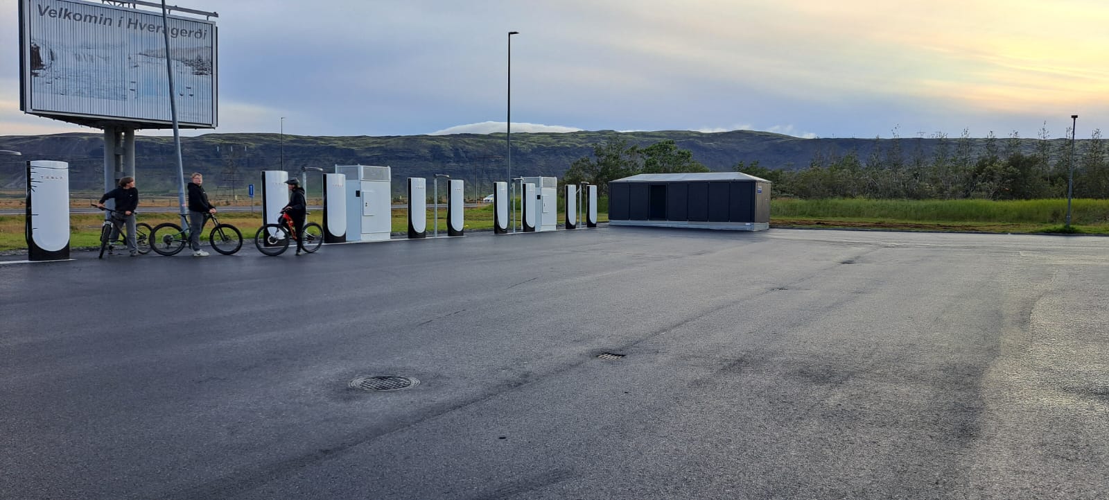Ladestasjoner og nettstasjon