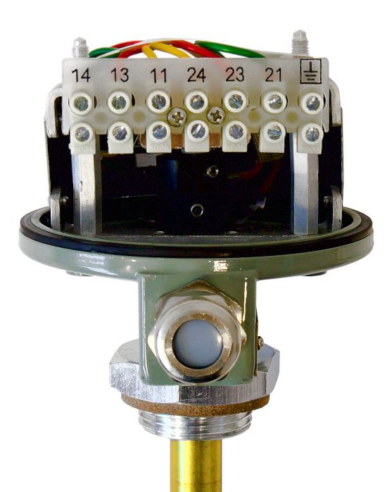 Visertermometer bakside, åpnet for tilkobling (medium)