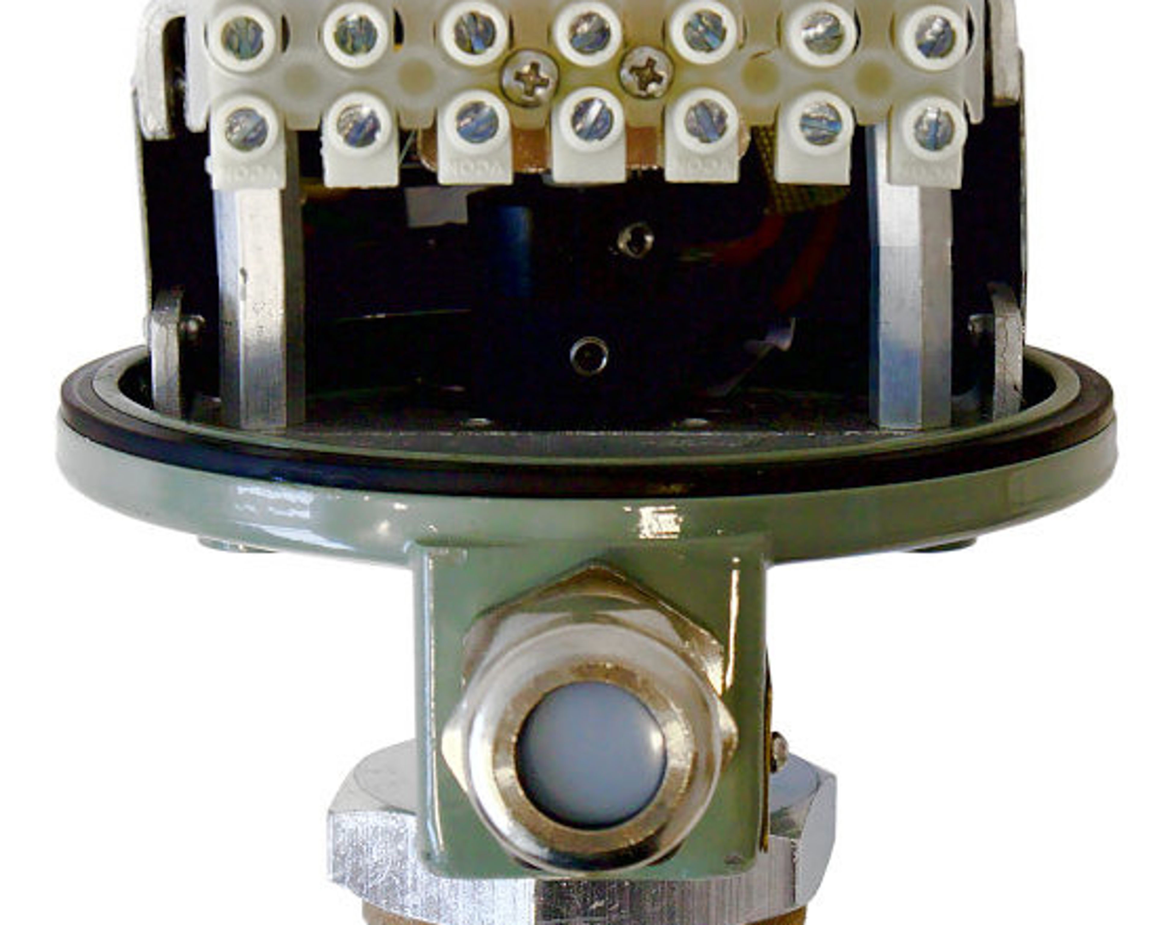 Visertermometer bakside, åpnet for tilkobling (medium)