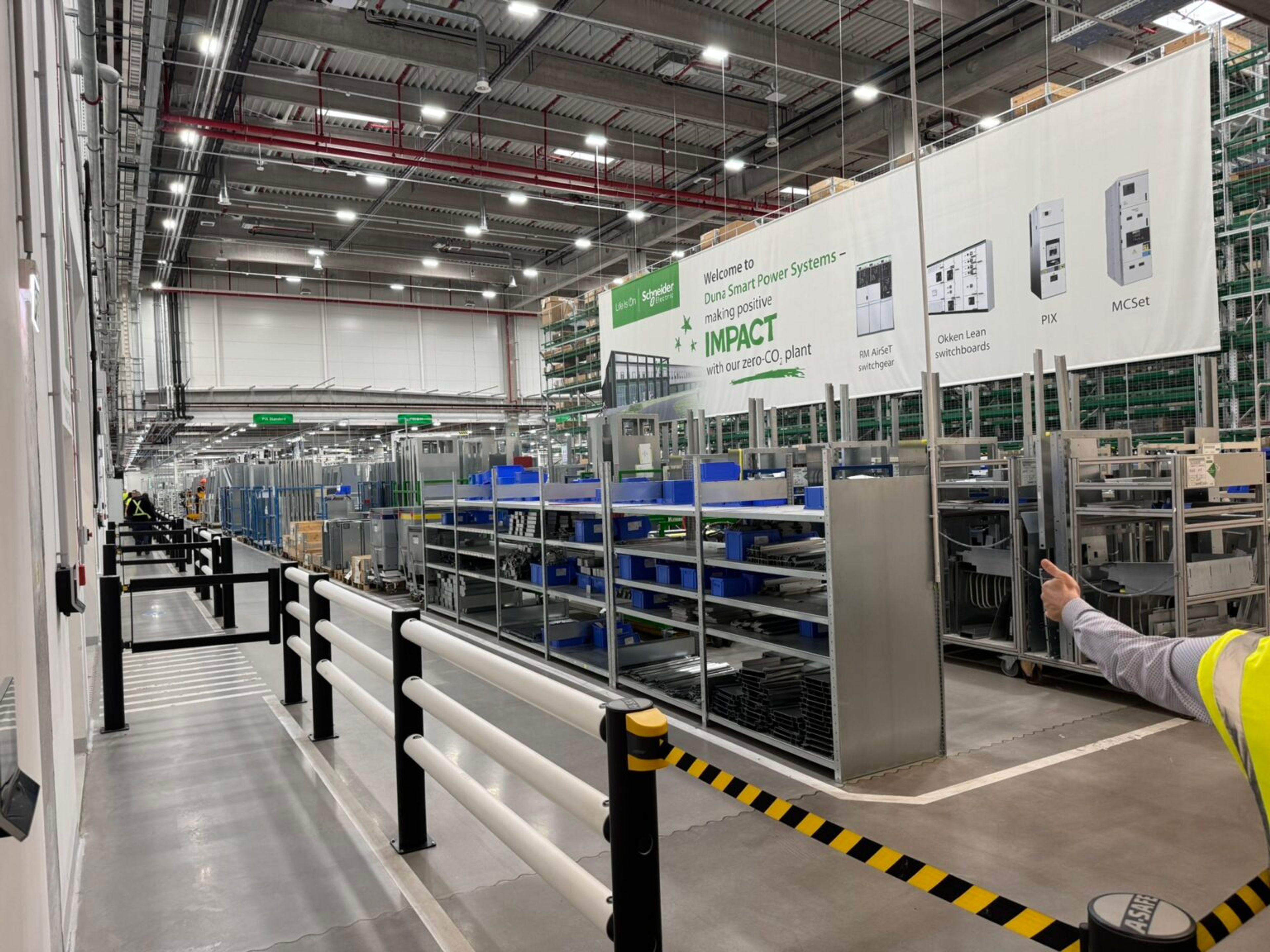 Schneider Electrics fabrikk for SF6-gassfrie kompaktbryteranlegg i Ungarn