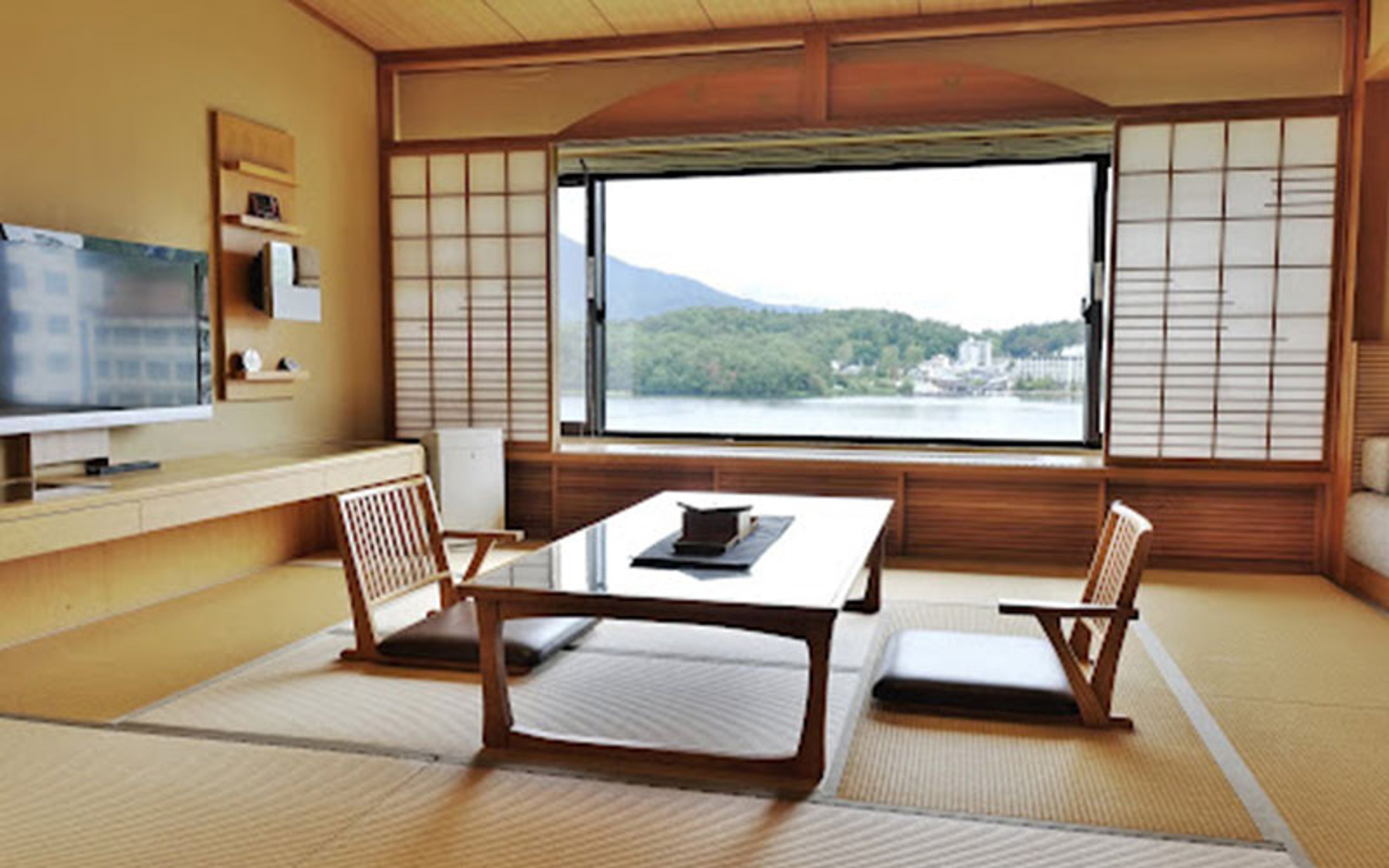 Khách sạn truyền thống đậm chất Nhật Bản cùng view hồ Akan siêu đỉnh