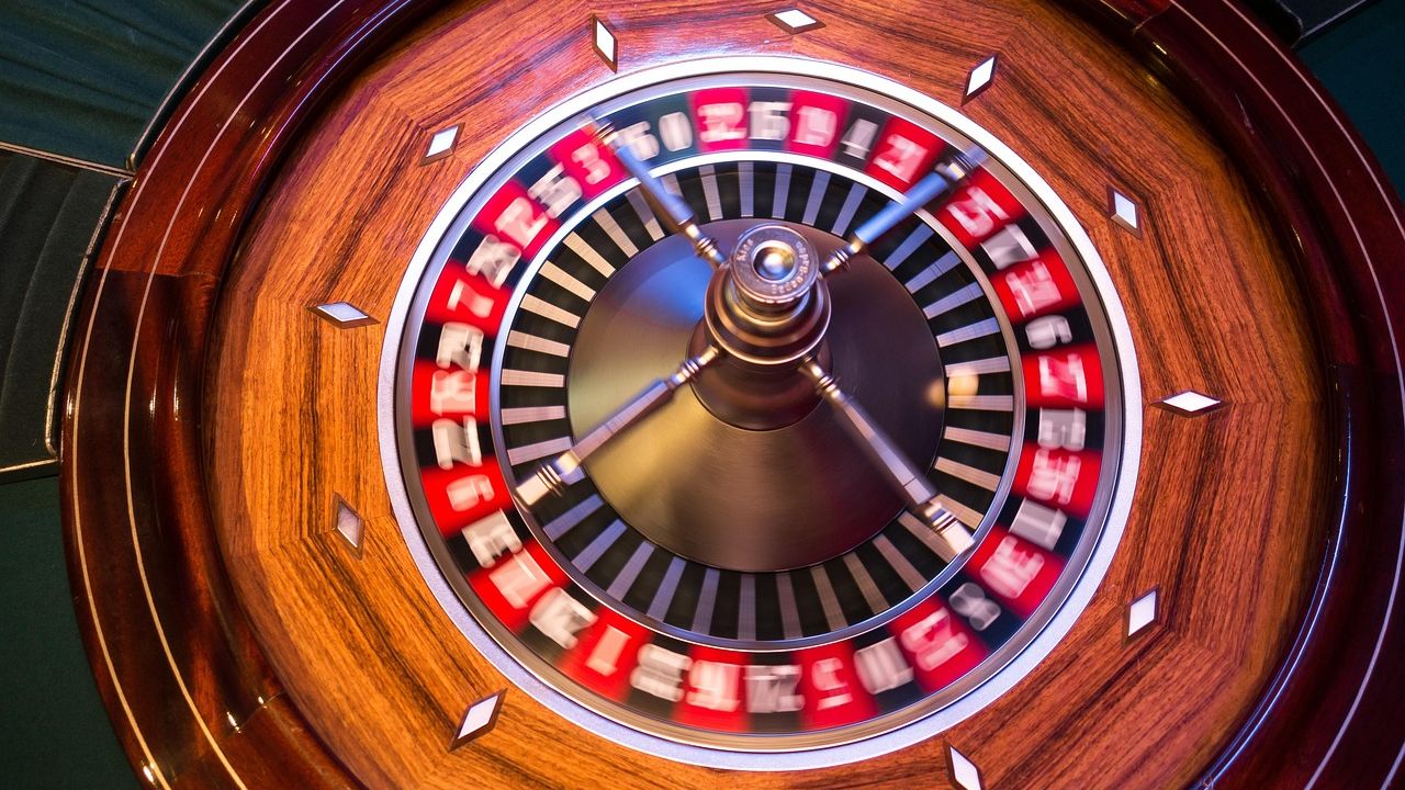 Photo by Stefan Schweihofer