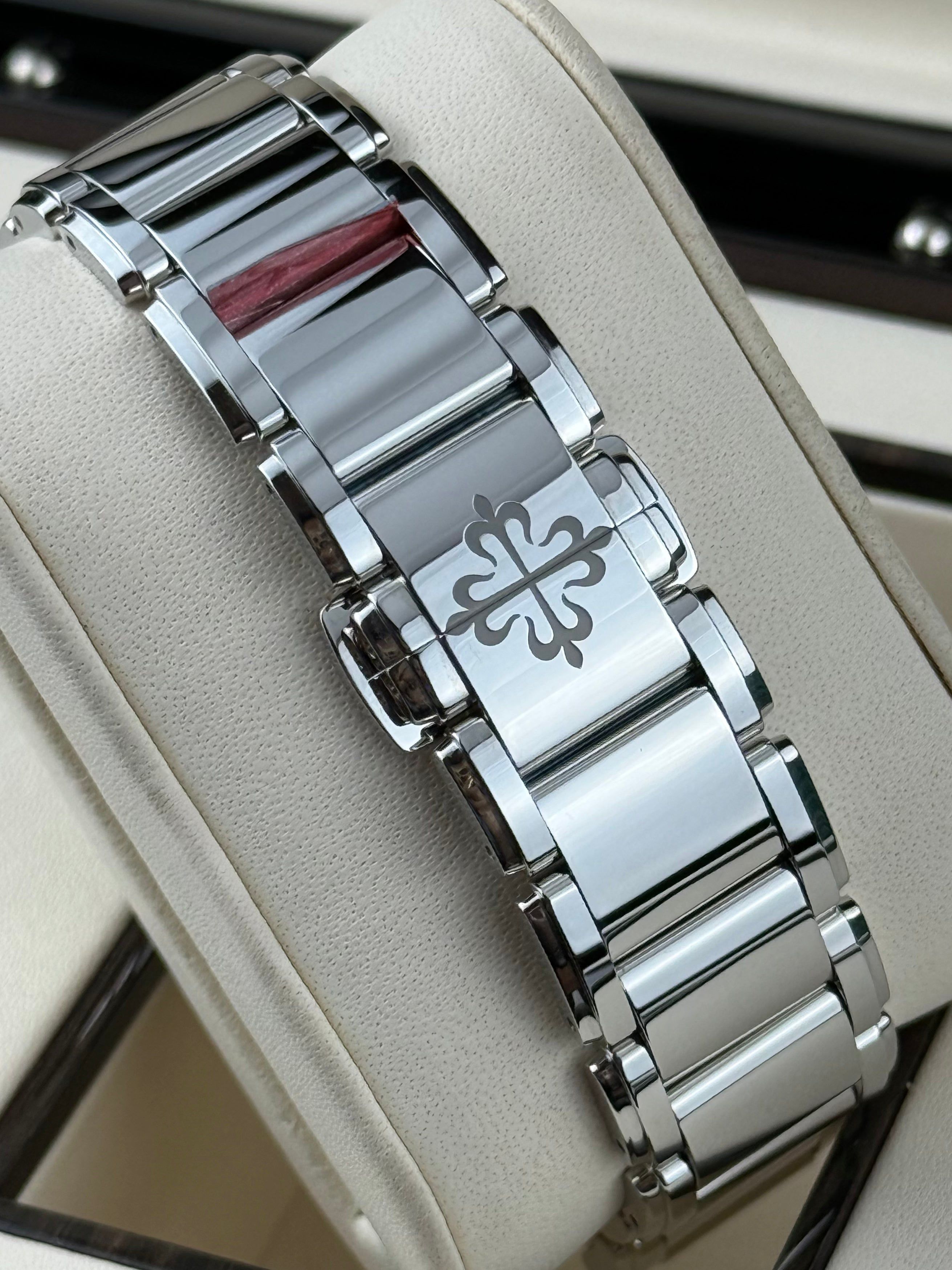 Patek philippe twenty~4 - 36MM - Ref : 7300/1200A-011 thumbnail 7