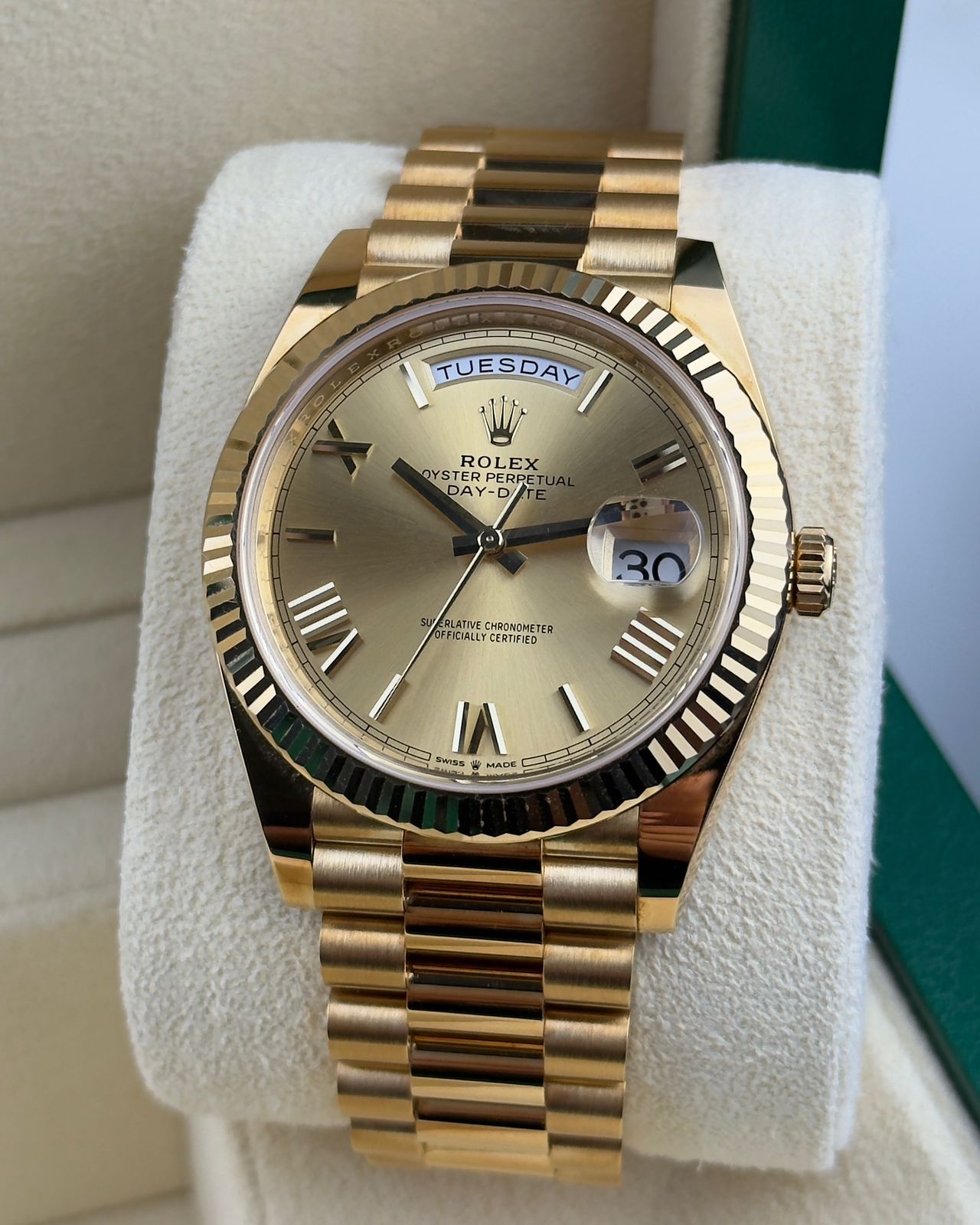 Rolex Day-Date - 40mm - Ref; 228238 thumbnail 4