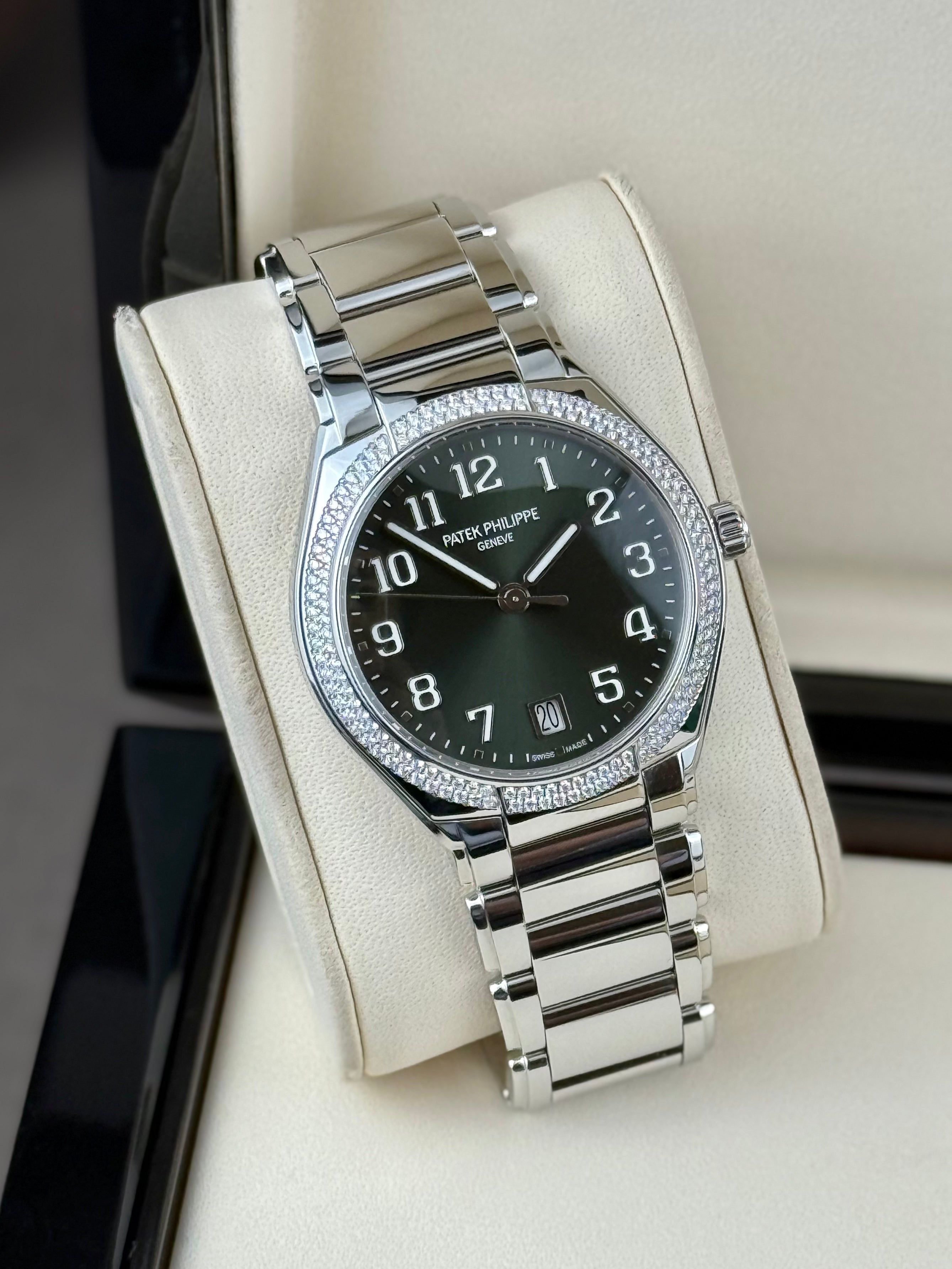 Patek philippe twenty~4 - 36MM - Ref : 7300/1200A-011 thumbnail 3
