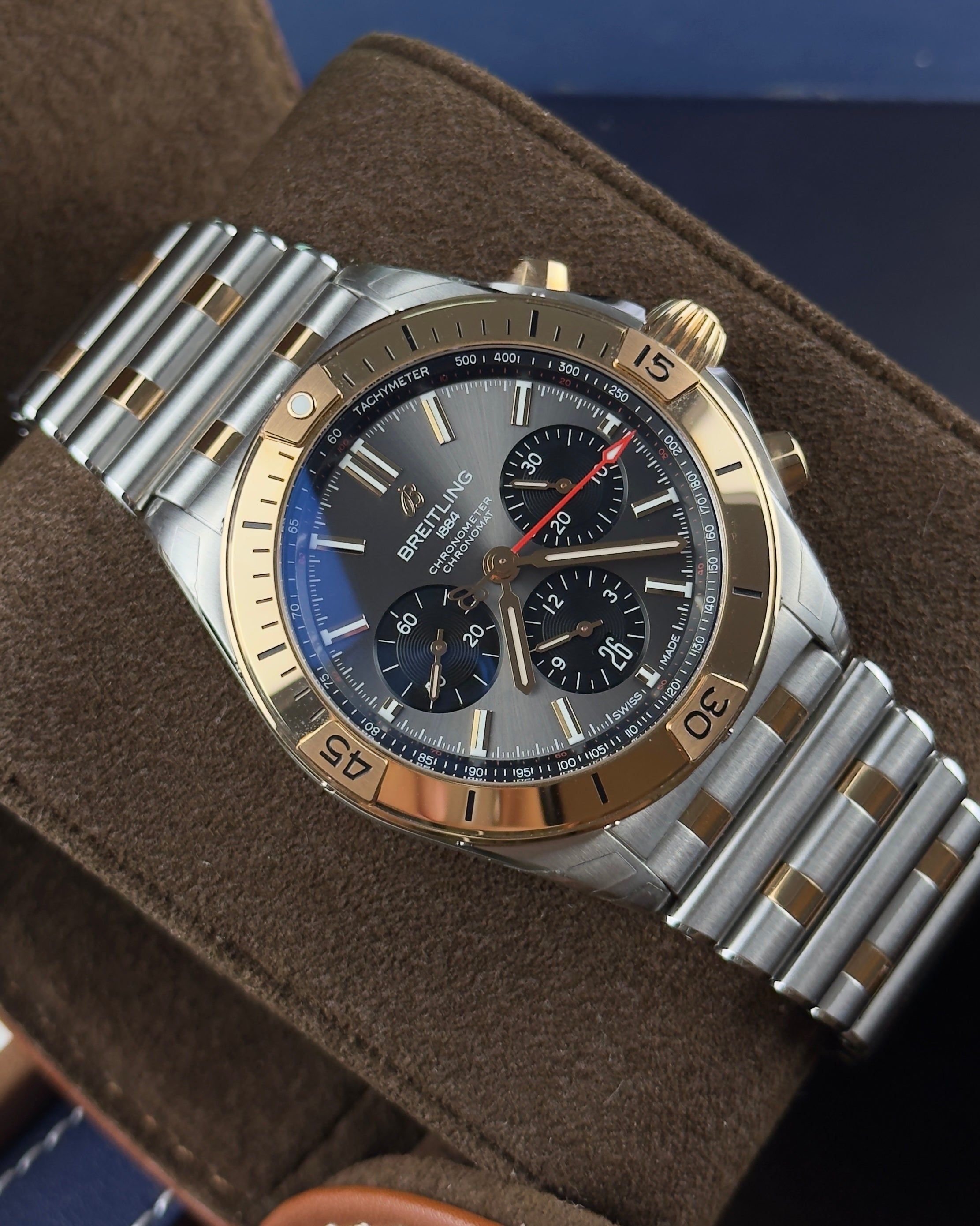 Breitling Chronomat - 42MM - Ref : B01 42 thumbnail 3