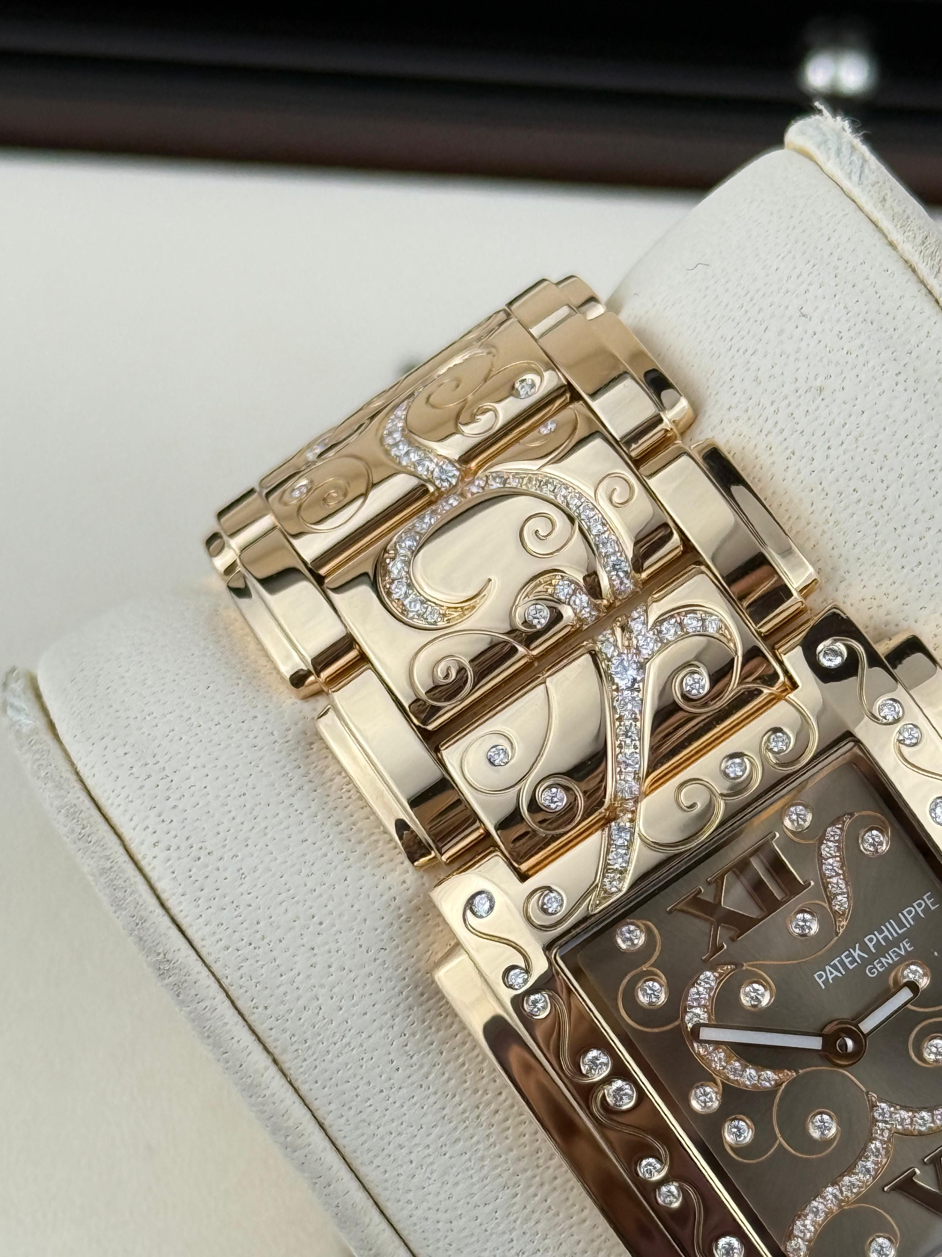 Patek Philippe Twenty~4 - 30MM - Ref : 4910/54R