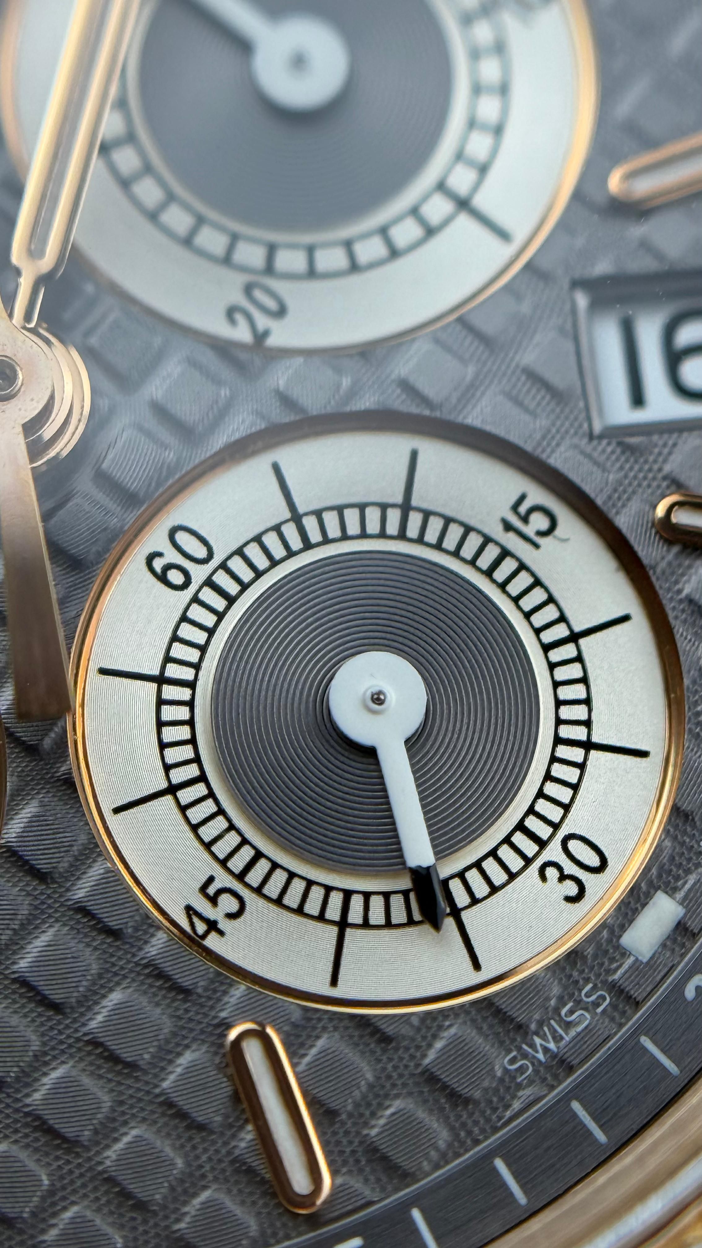 Audemars Piguet Royal Oak Offshore - 39MM - REF : 26022OR.OO.D088CR.0 thumbnail 9