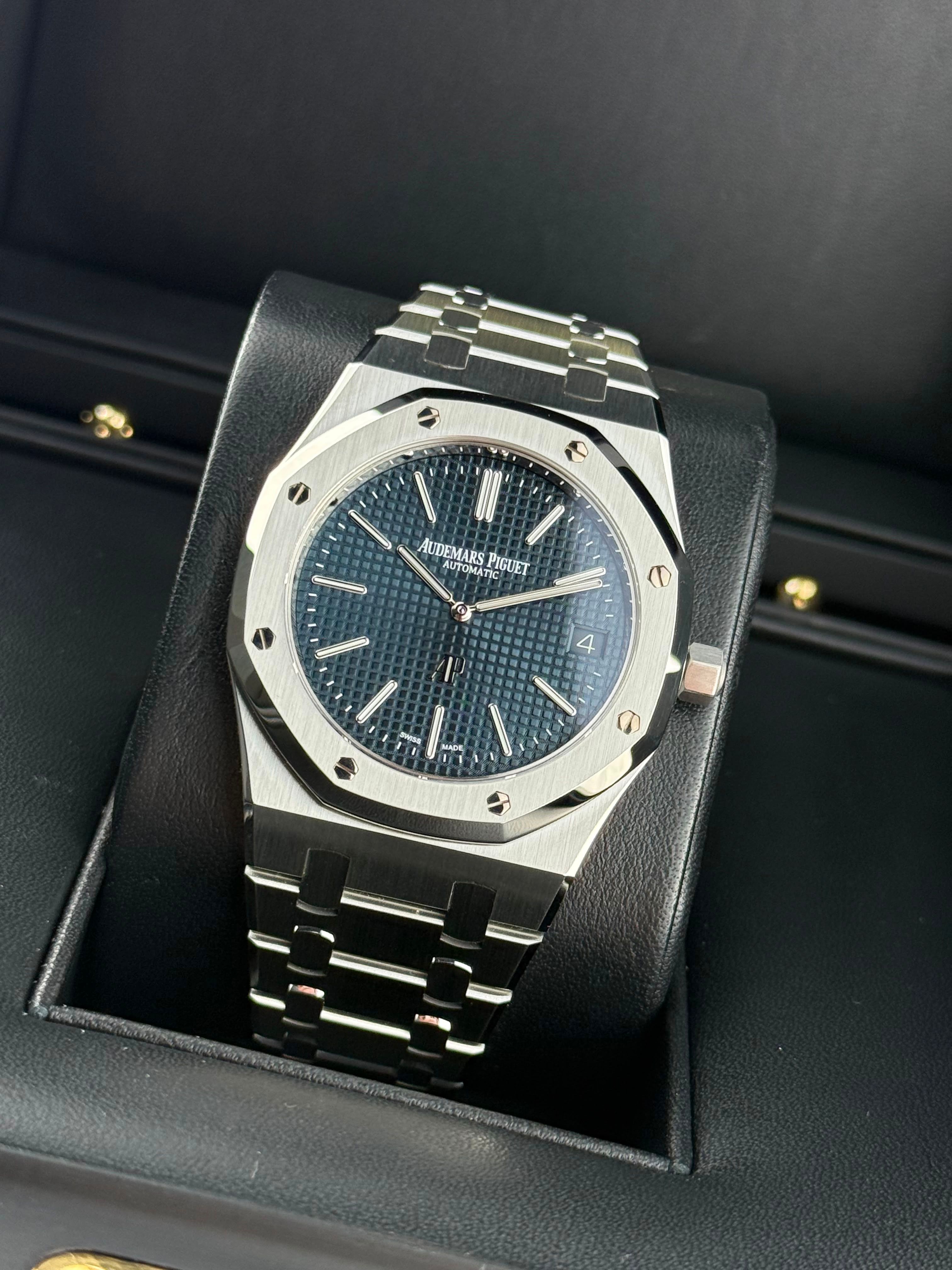 Audemars Piguet Royal Oak Ultra-Thin - 39MM - Ref : 15202ST.OO.1240ST.01.A