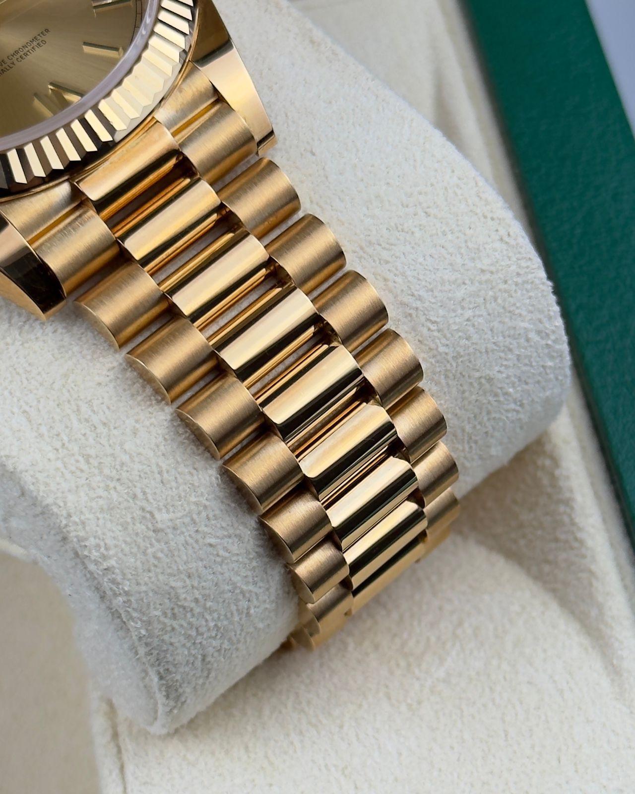 Rolex Day-Date - 40mm - Ref; 228238 thumbnail 8