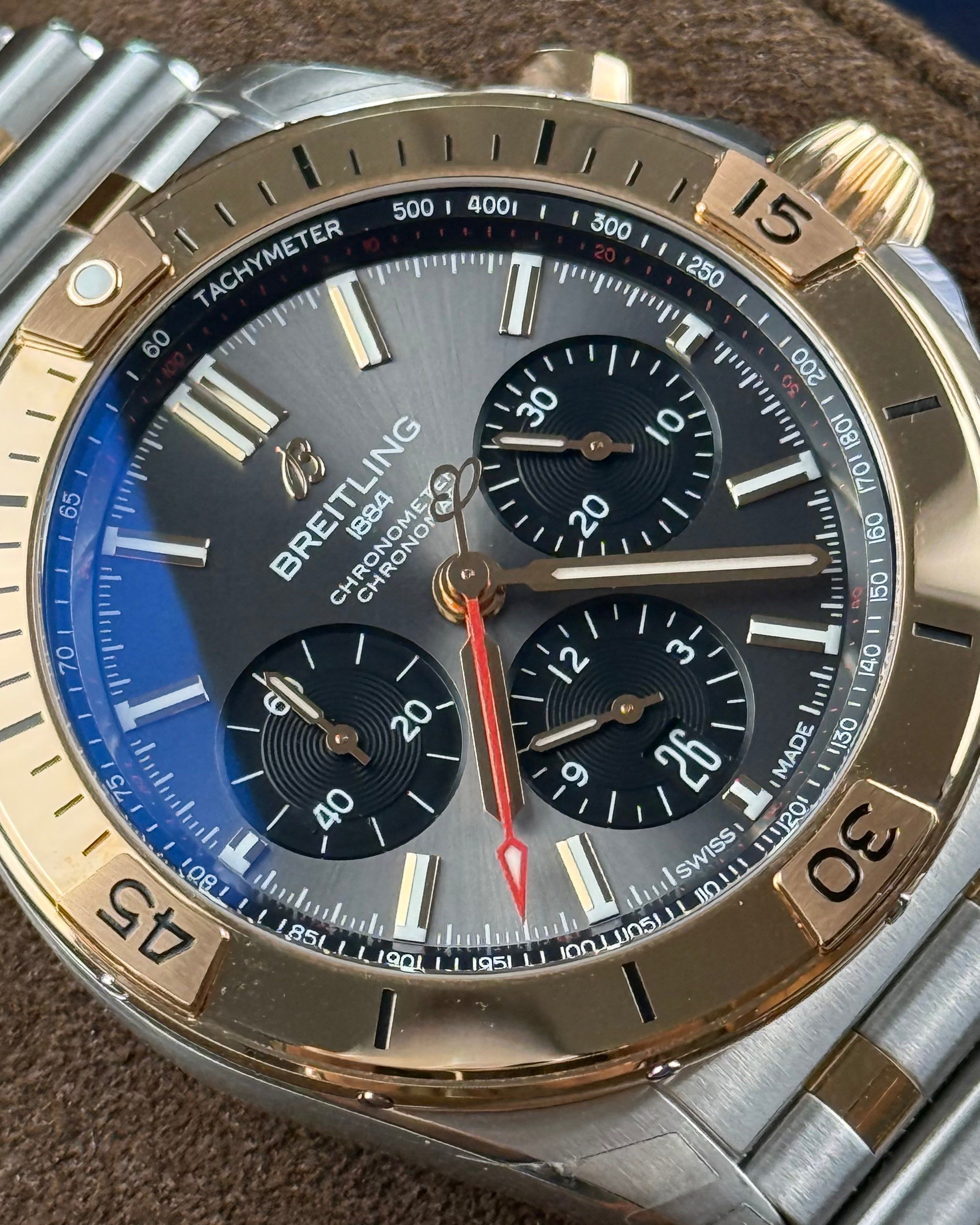 Breitling Chronomat - 42MM - Ref : B01 42 thumbnail 4