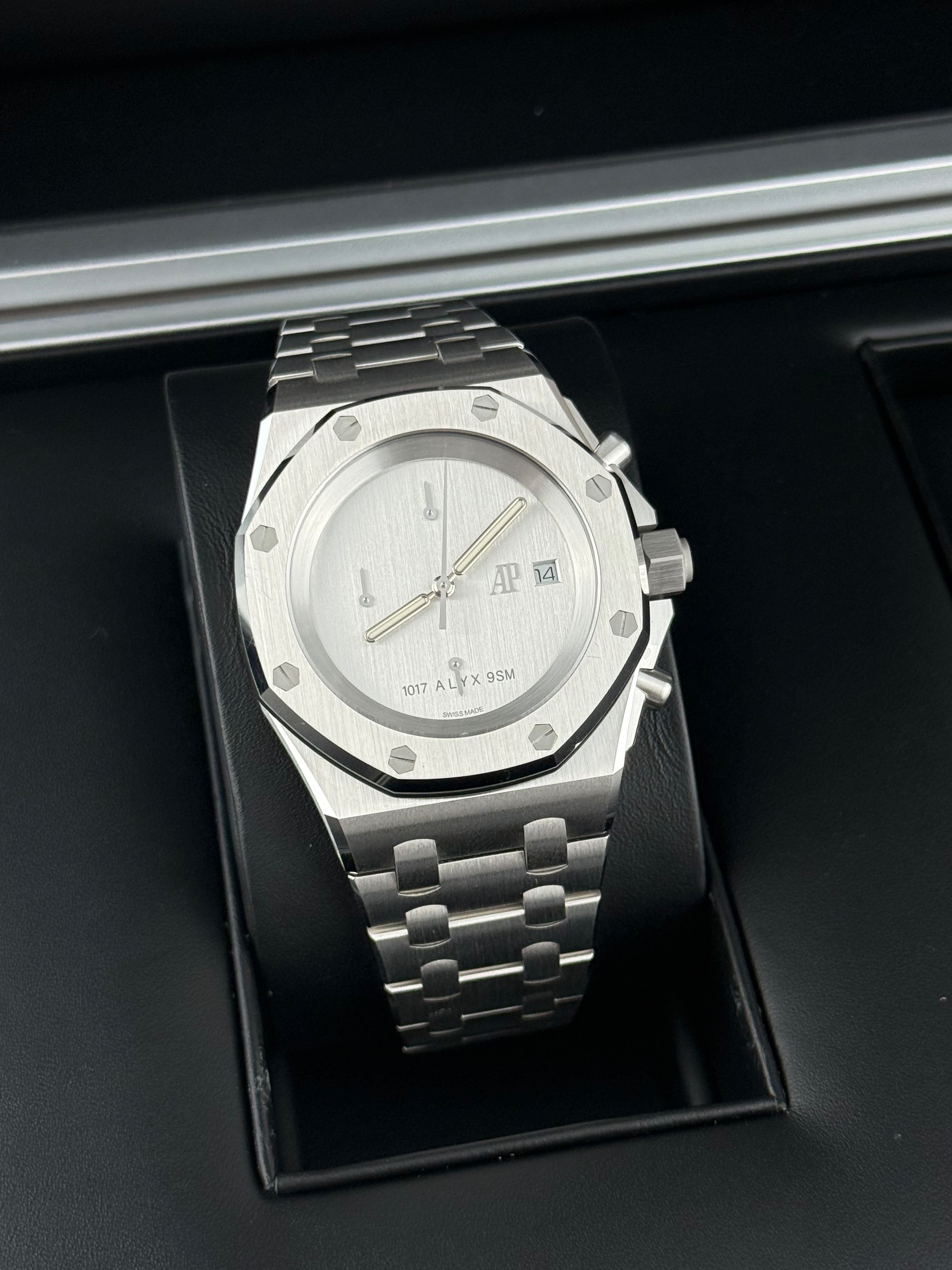 Audemars Piguet Royal Oak - 42 MM - Ref: 26238BC.OO.2000BC.01 thumbnail 1
