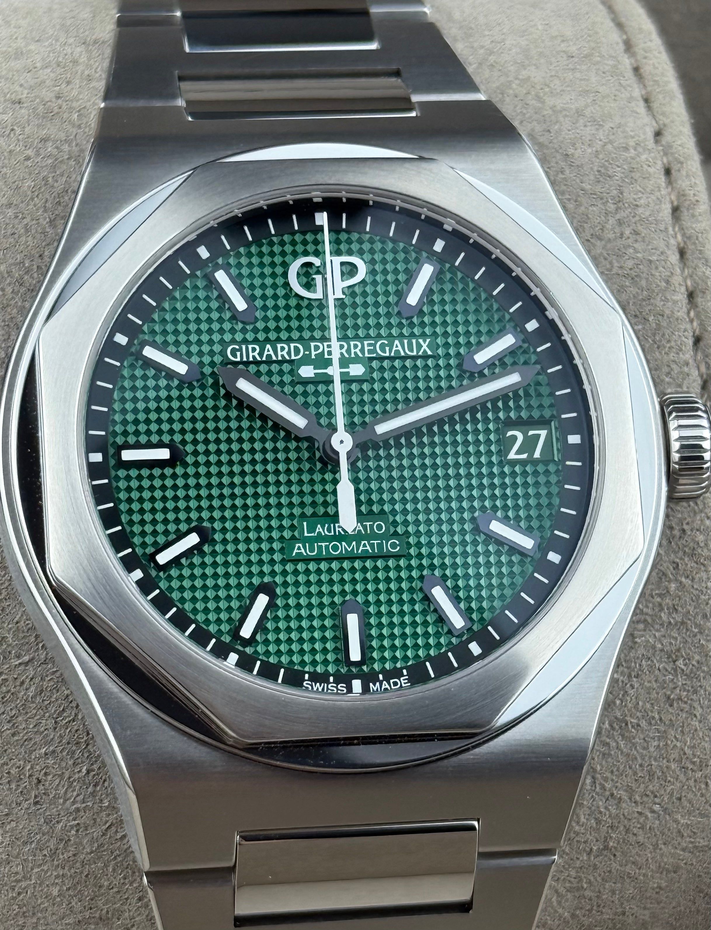 Girard Perregaux Laureato Green - 42MM - REF : 81010-11-3153-1CM thumbnail 3
