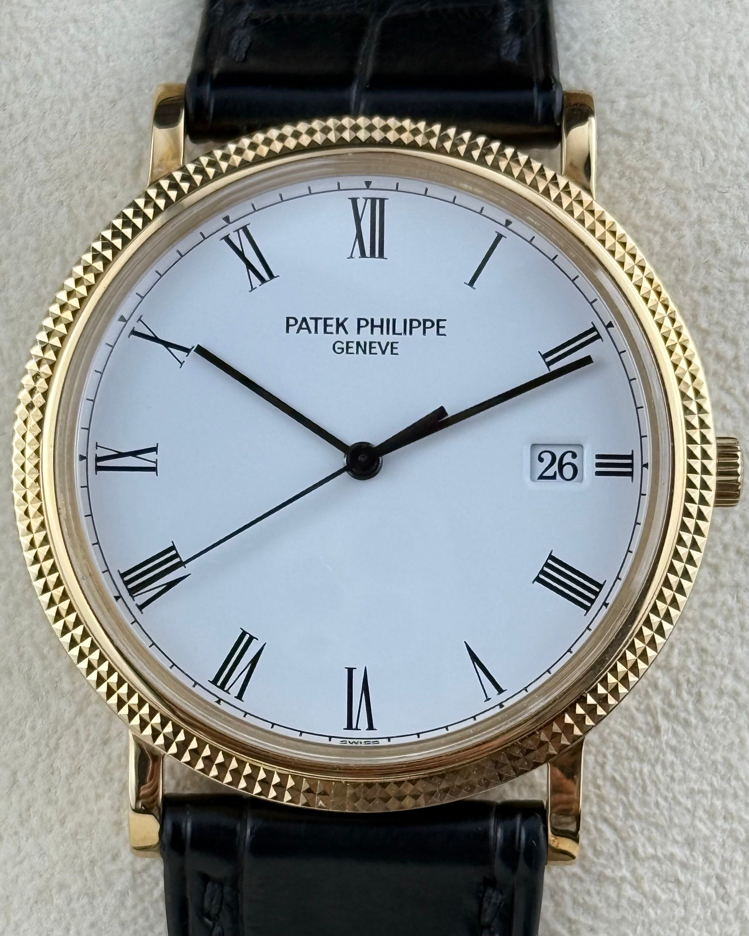 Patek Philippe Calatrava - 33mm - Ref: 3944J thumbnail 3
