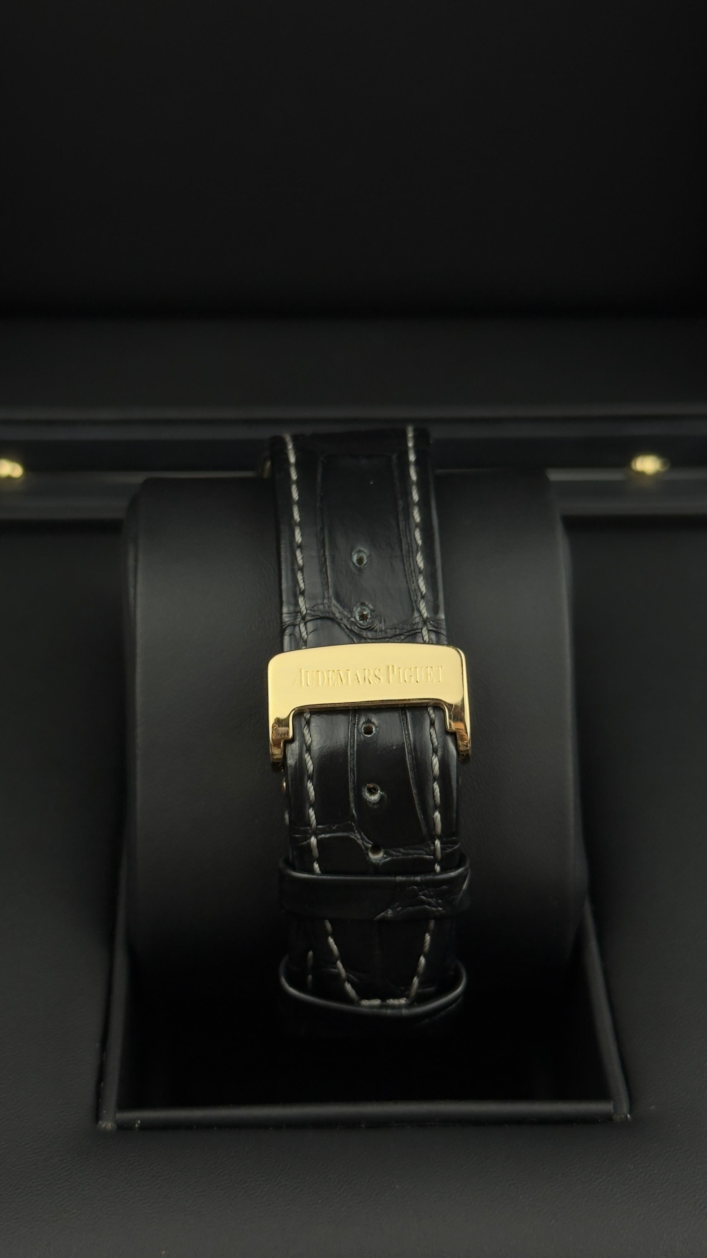 Audemars Piguet Royal Oak Offshore - 39MM - REF : 26022OR.OO.D088CR.0 thumbnail 12