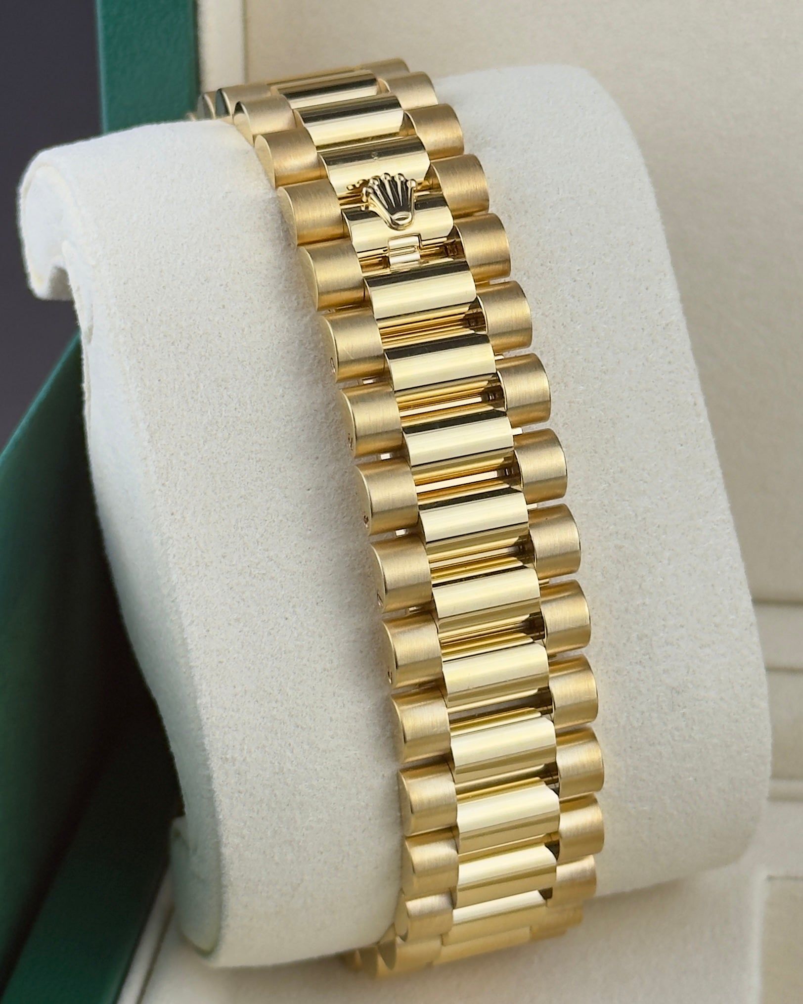Rolex Day-Date II President - 41mm - Ref; 218238 thumbnail 9