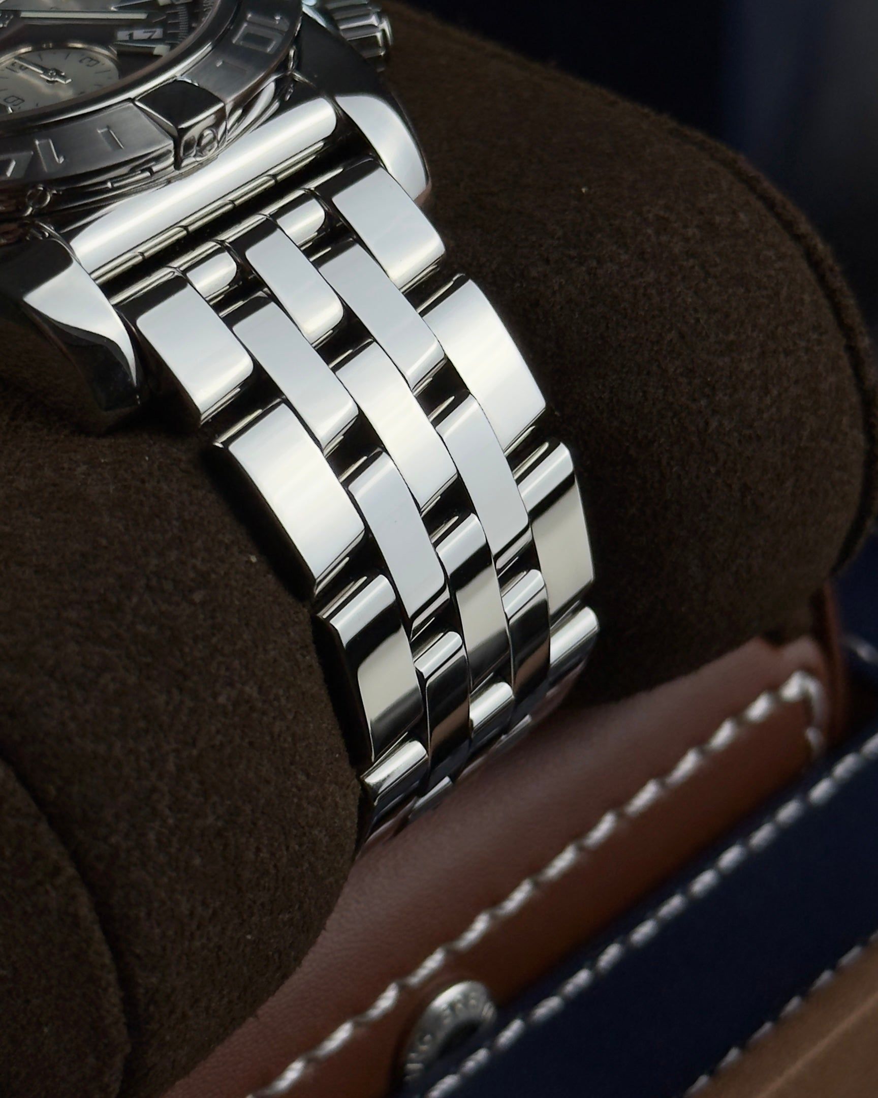 Breitling Chronomat GMT - 44MM - Ref : AB042011 thumbnail 7