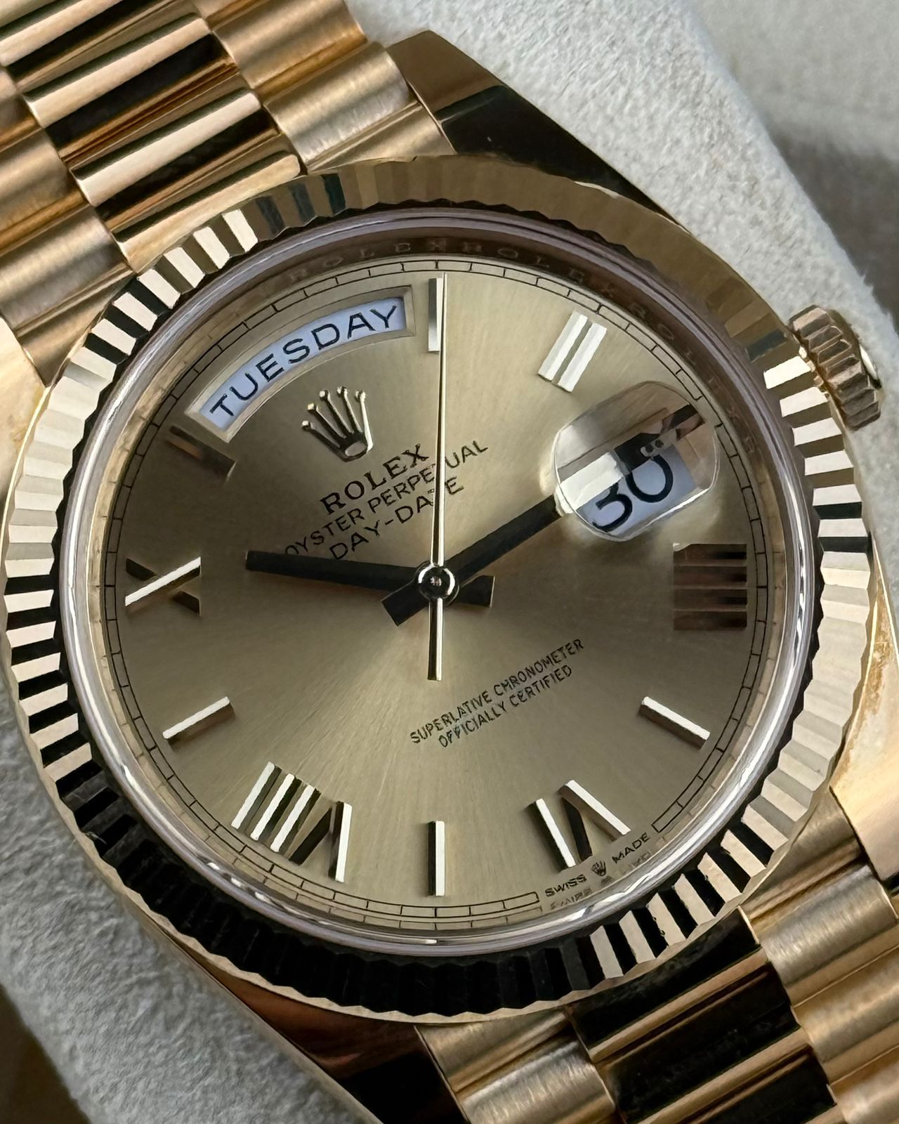 Rolex Day-Date - 40mm - Ref; 228238 thumbnail 3