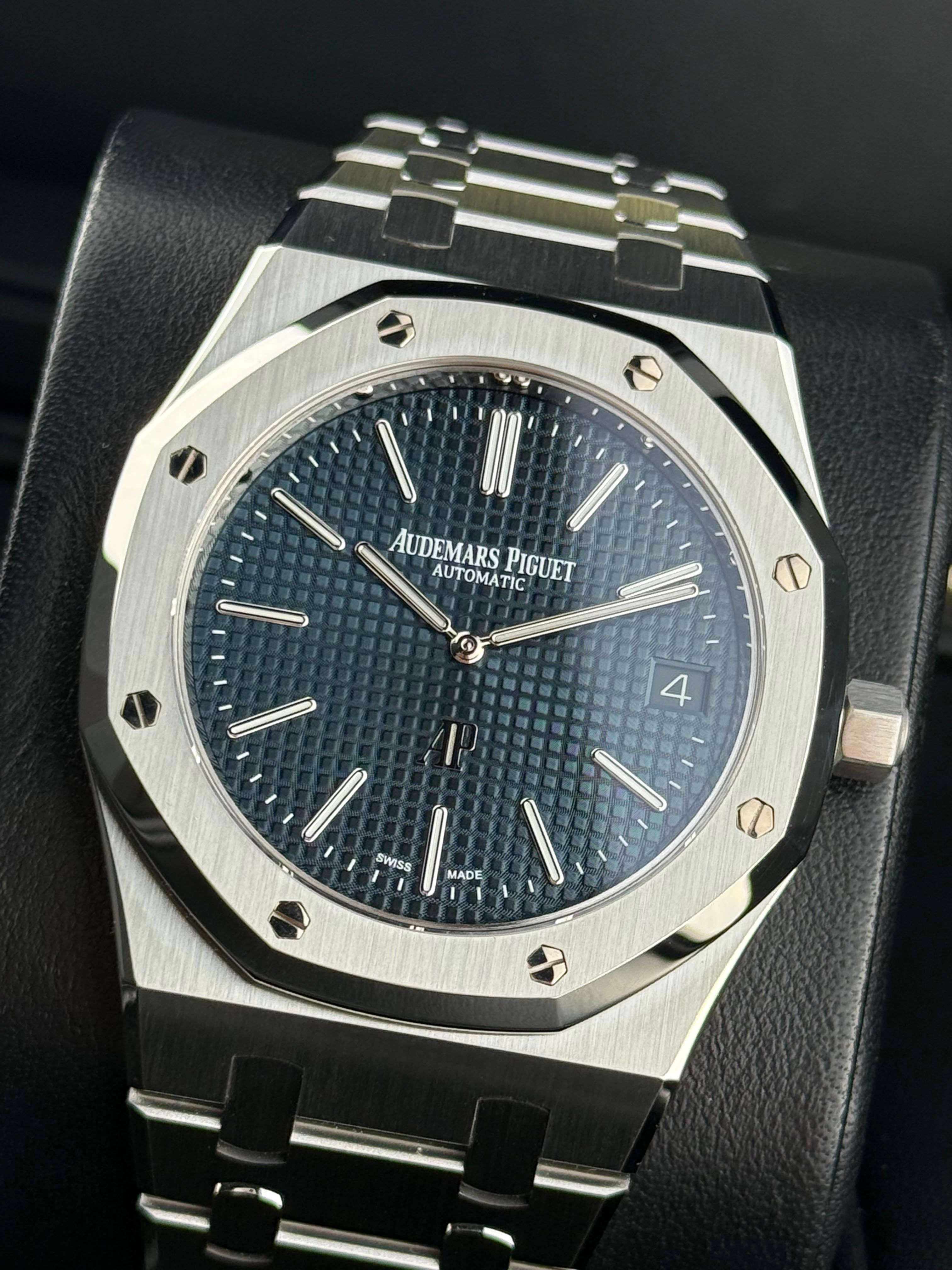 Audemars Piguet Royal Oak Ultra-Thin - 39MM - Ref : 15202ST.OO.1240ST.01.A thumbnail 3