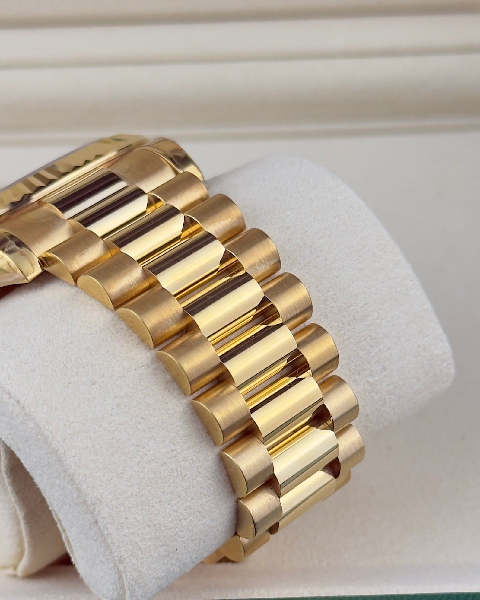 Rolex Day-Date II President - 41mm - Ref; 218238 thumbnail 8