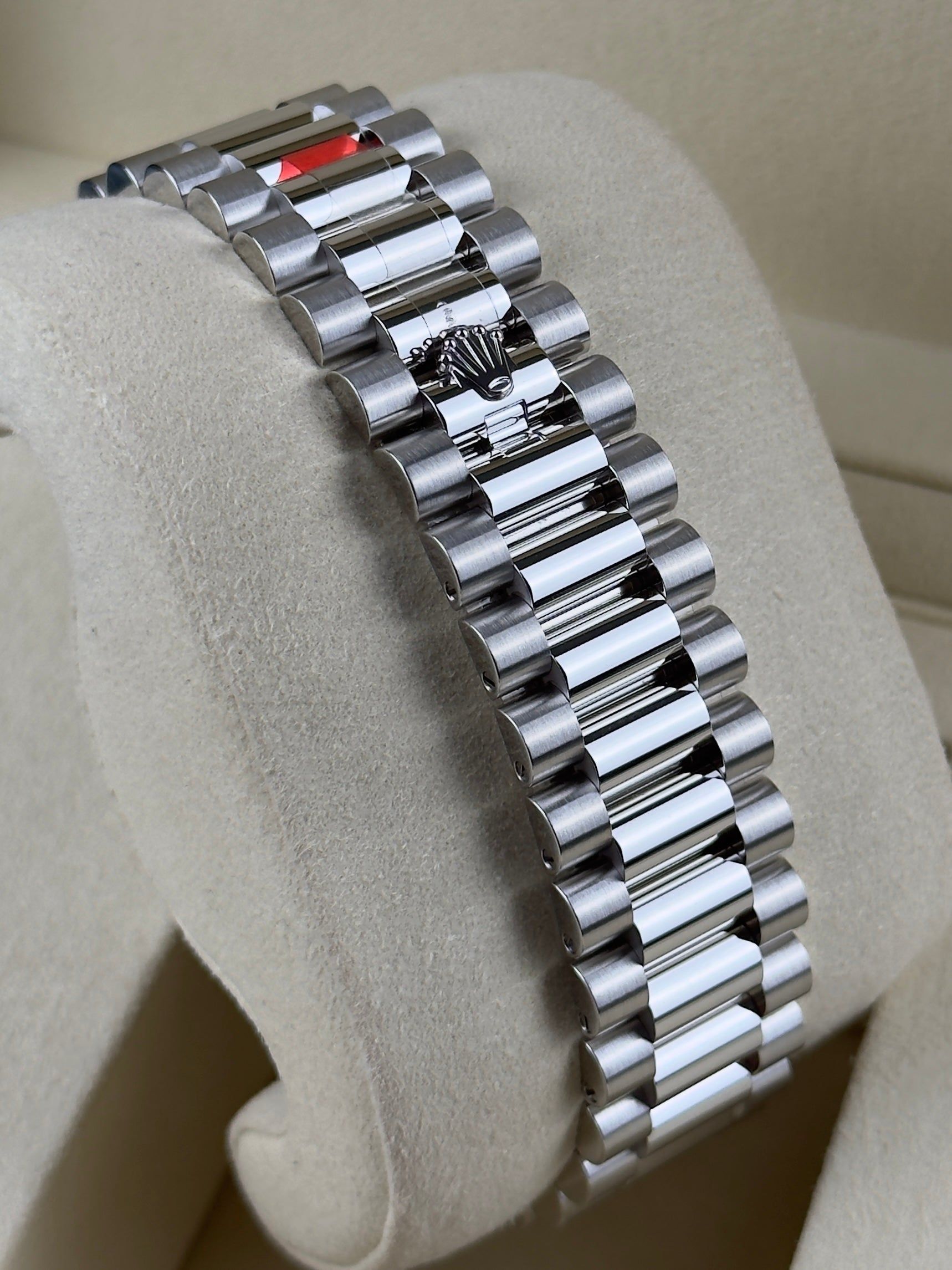 Rolex Oyster Perpetual Day-Date platinum - 40mm - Ref; 228236 thumbnail 10