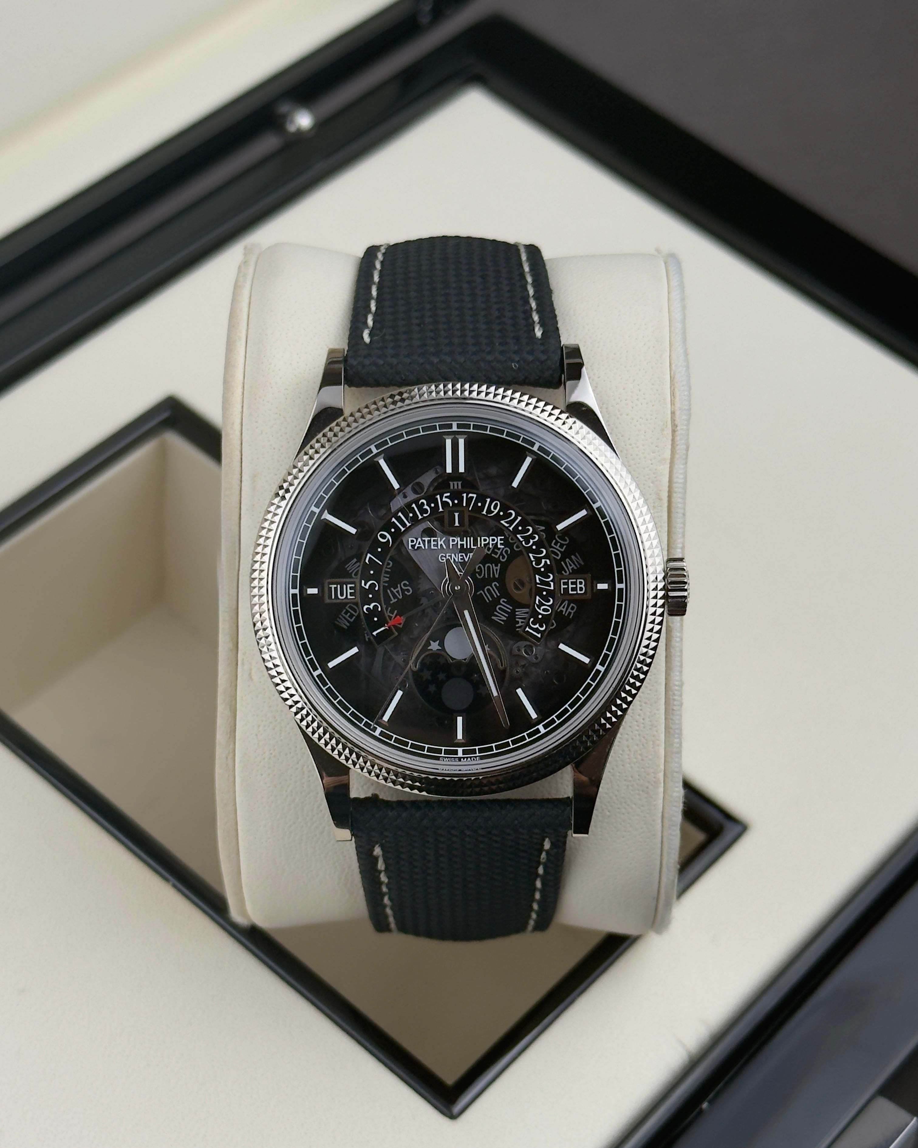 Patek Philippe Grand Complications Retrograde Perpetual Calendar - 39.5MM - Ref : 6159G-001