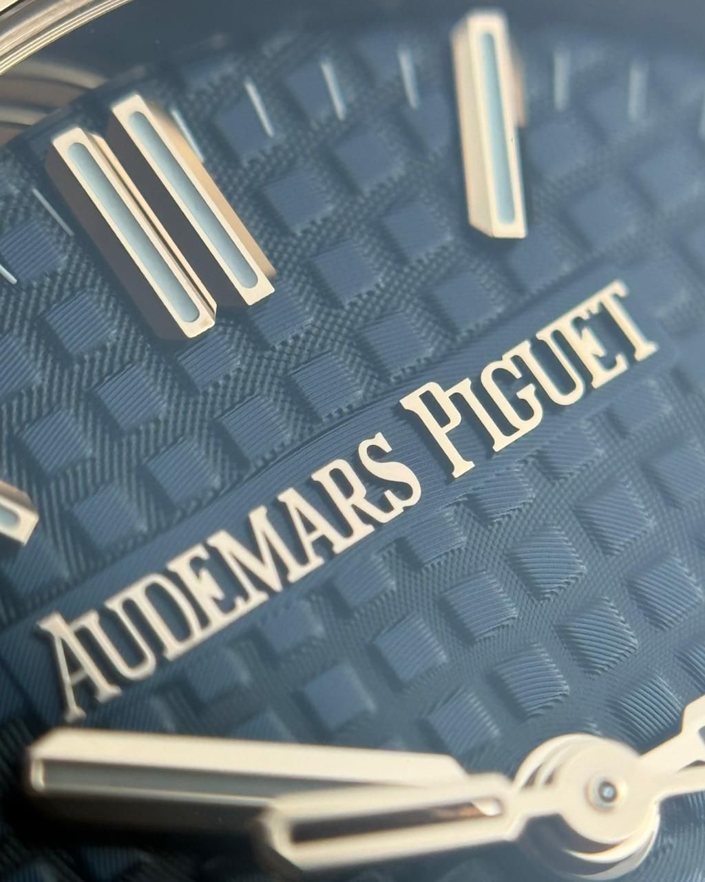 Audemars Piguet Royal Oak - 34MM - REF : 77451OR.ZZ.1361OR.04 thumbnail 5