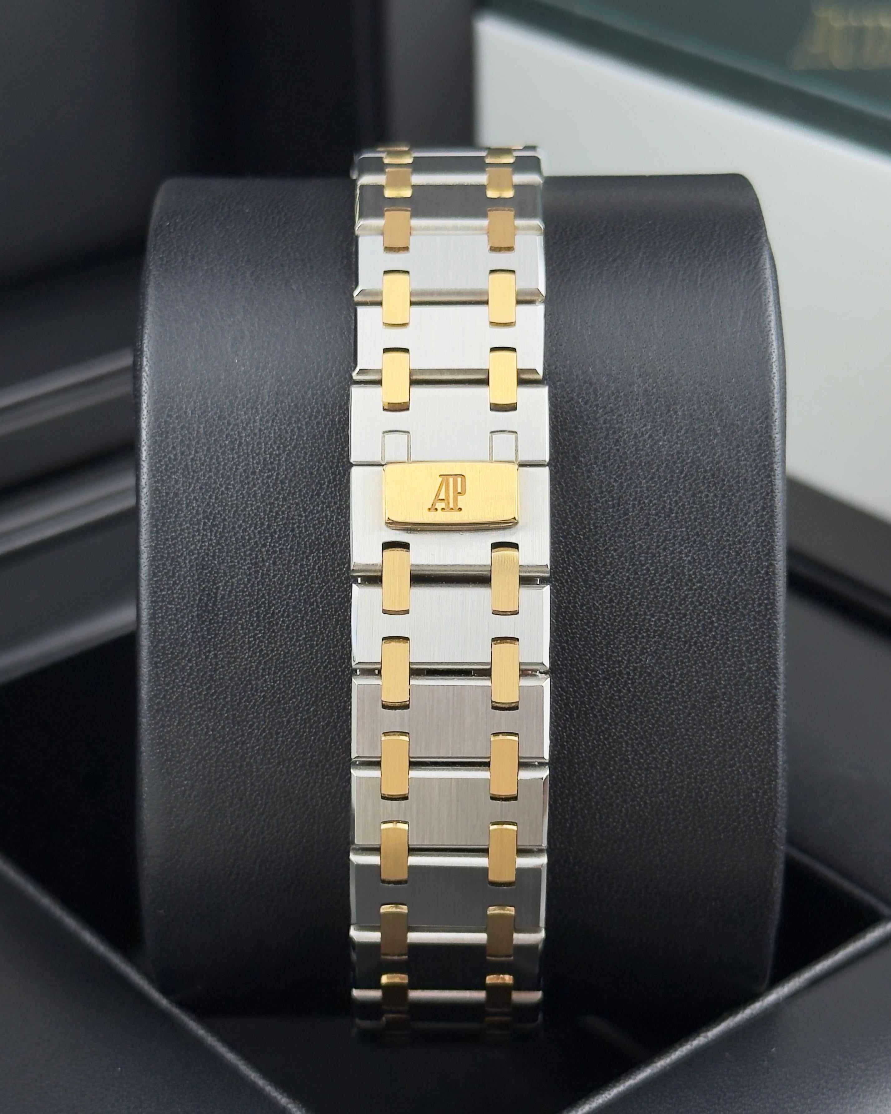 Audemars Piguet Royal Oak - 33MM - REF : 15050SA.O.0789SA.01 thumbnail 8