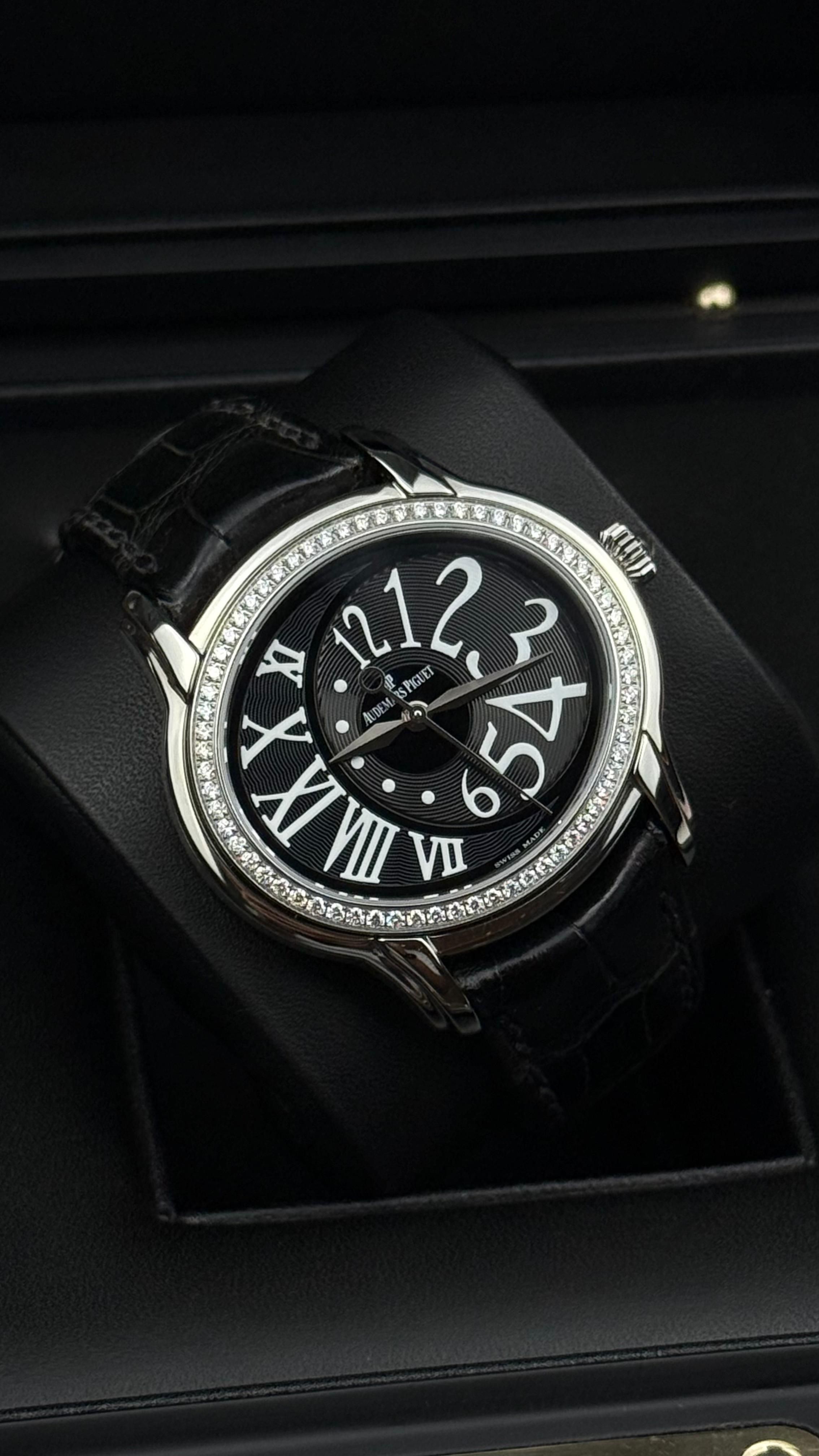 Audemars Piguet Millenary Ladies - 39.5 MM - REF : 77301ST.ZZ.D002CR.01 thumbnail 5