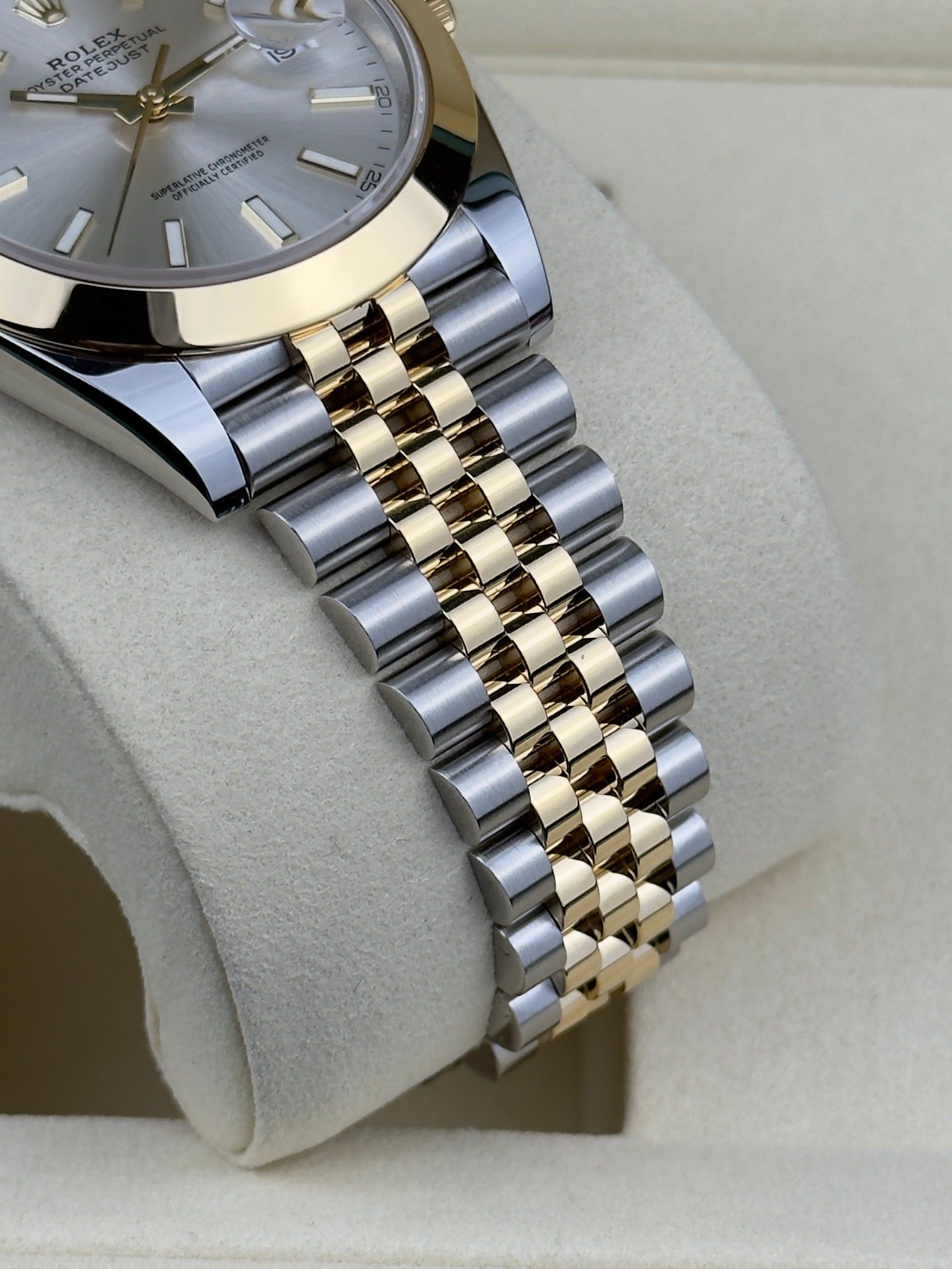 Rolex Datejust - 41MM - Ref; 126303 thumbnail 5