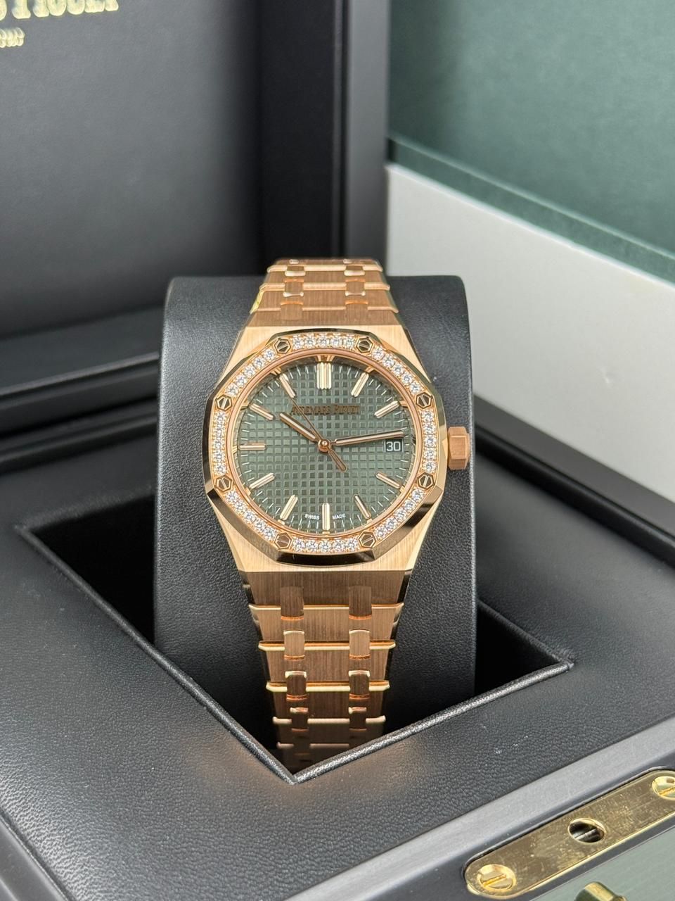 Audemars Piguet Royal Oak - 37mm - REF: 15551OR.ZZ