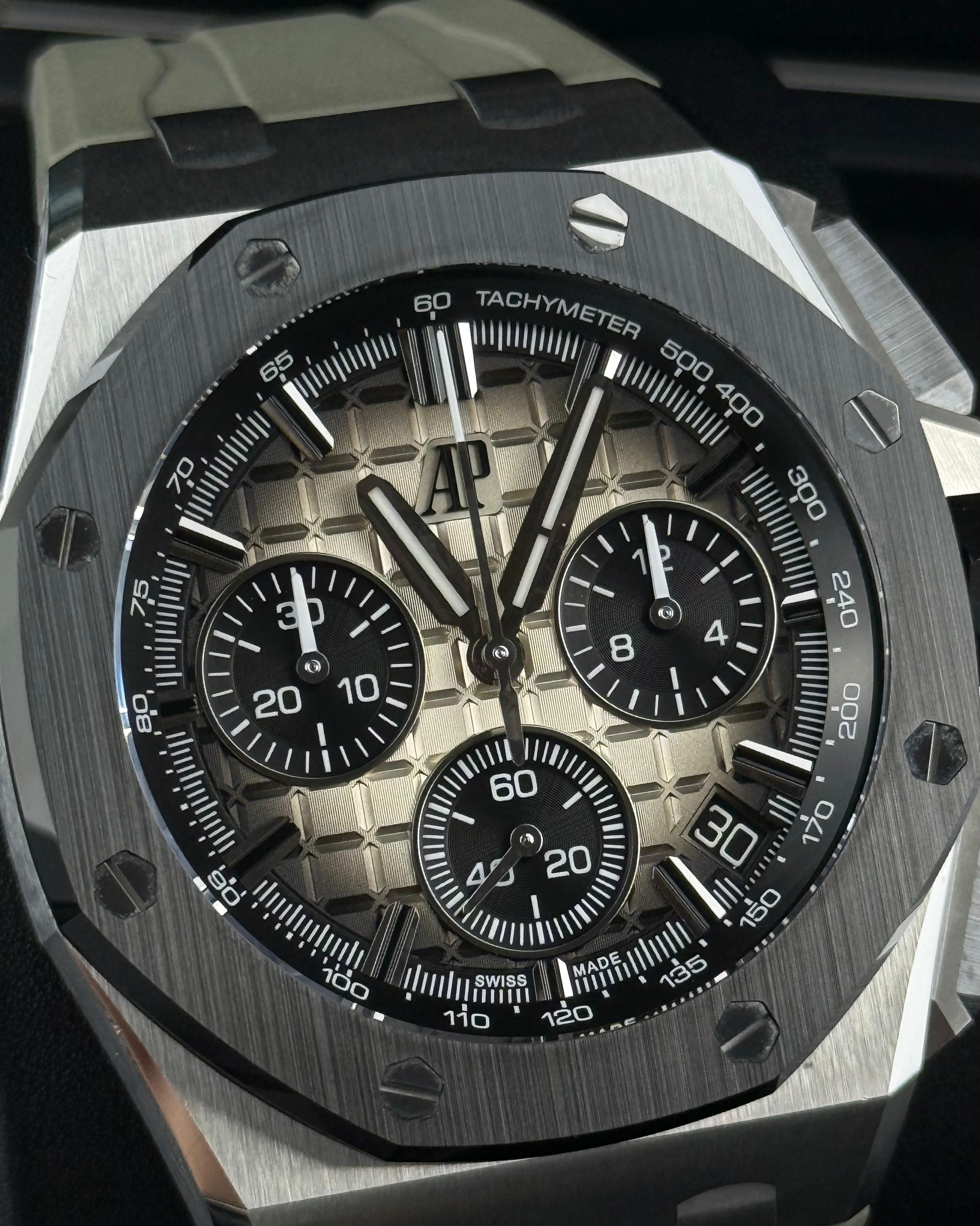 Audemars Piguet Royal Oak Offshore - 43MM - REF : 26420SO.OO.A600CA.01 thumbnail 3