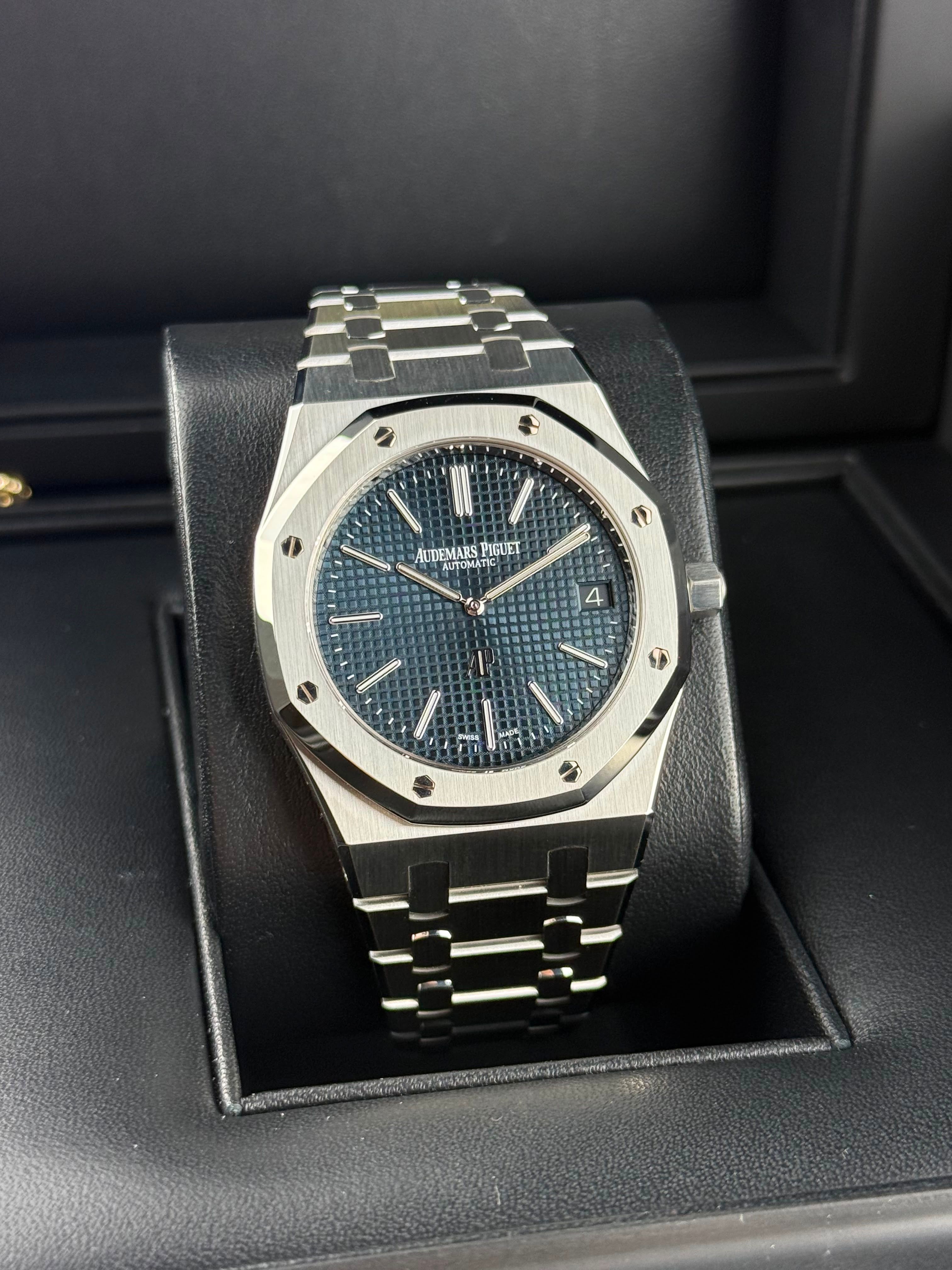 Audemars Piguet Royal Oak Ultra-Thin - 39MM - Ref : 15202ST.OO.1240ST.01.A