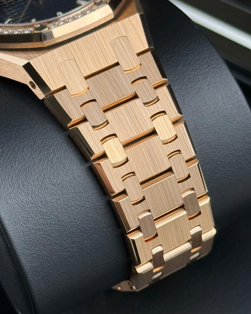 Audemars Piguet Royal Oak - 34MM - REF : 77451OR.ZZ.1361OR.04 thumbnail 9