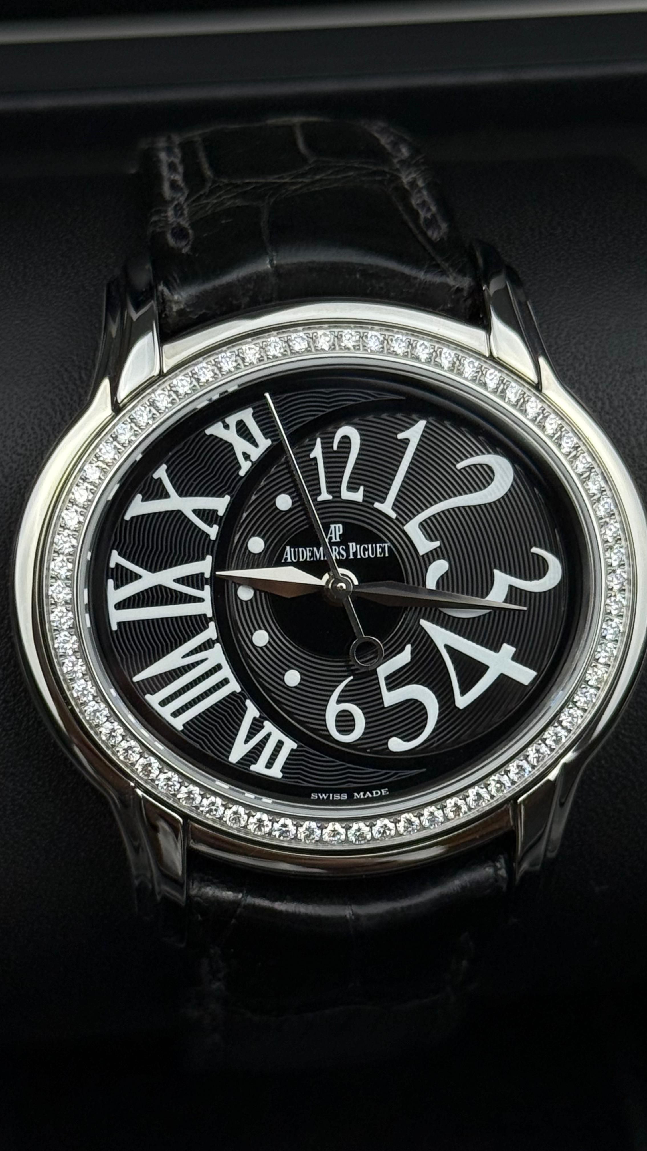 Audemars Piguet Millenary Ladies - 39.5 MM - REF : 77301ST.ZZ.D002CR.01 thumbnail 3