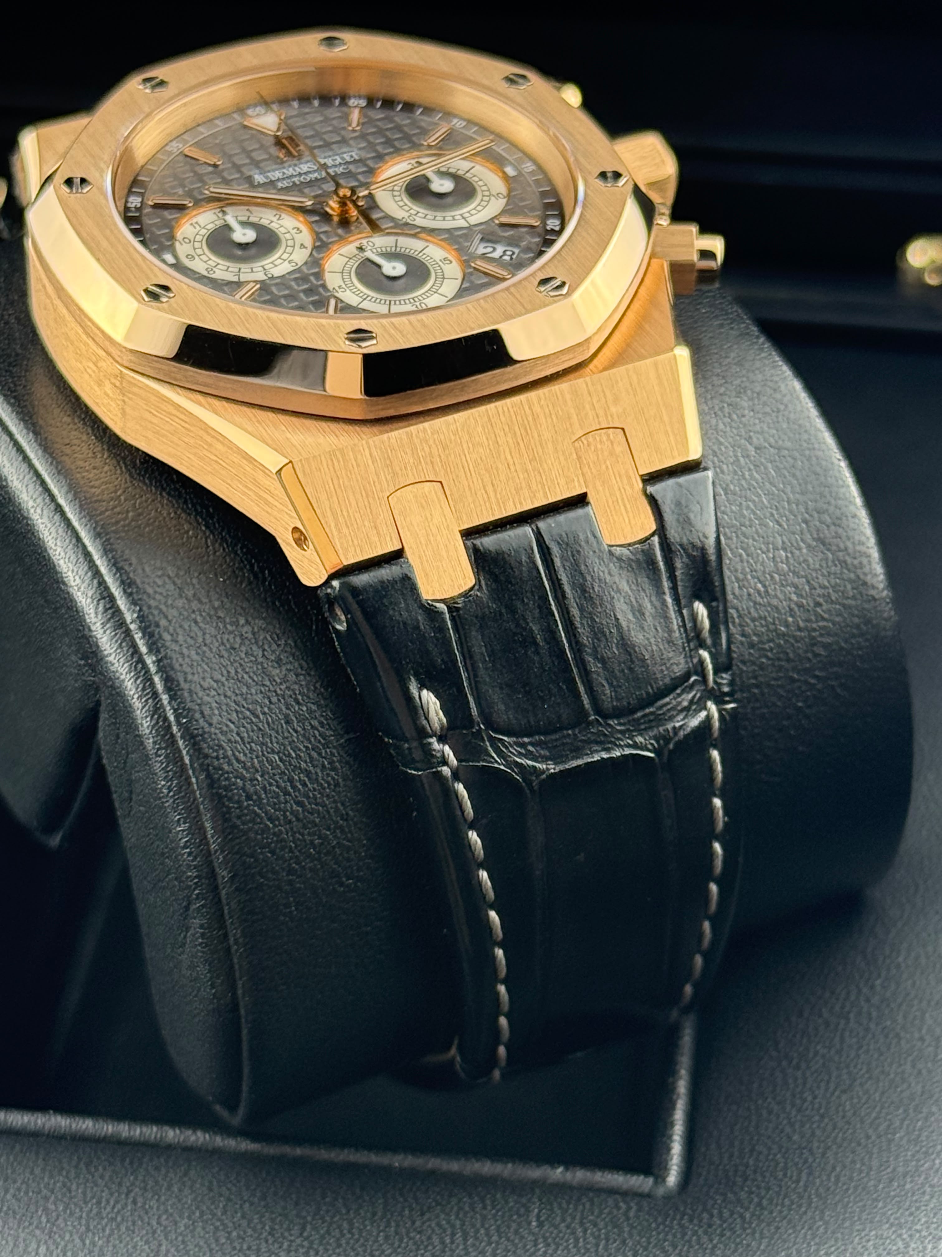 Audemars Piguet Royal Oak - 39MM - Ref : 26022OR.OO.D088CR.01 thumbnail 4