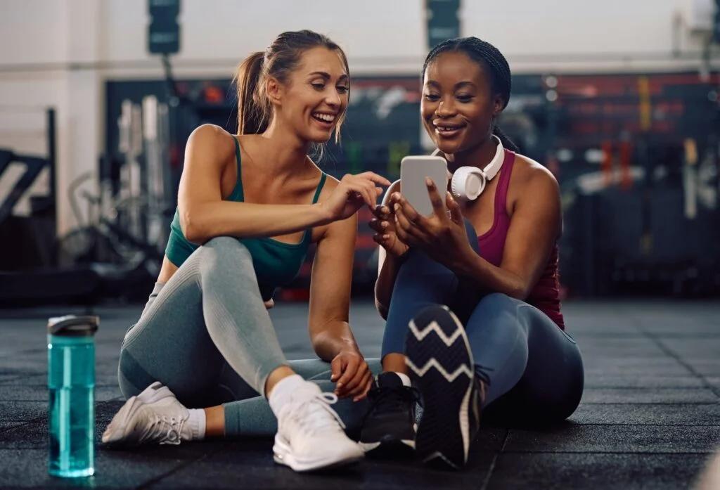Gym member receiving a personalized message from 1club marketing automation