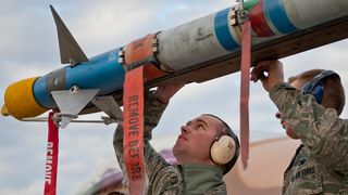 us-F16-missile.jpg