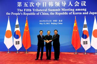 H.E. Wen Jiabao, Premier of the State Council of China, H.E. Lee Myung-bak, President of the ROK and H.E. Yoshihiko Noda, Prime Minister of Japan at the 5th Trilateral Summit in Beijing, China.