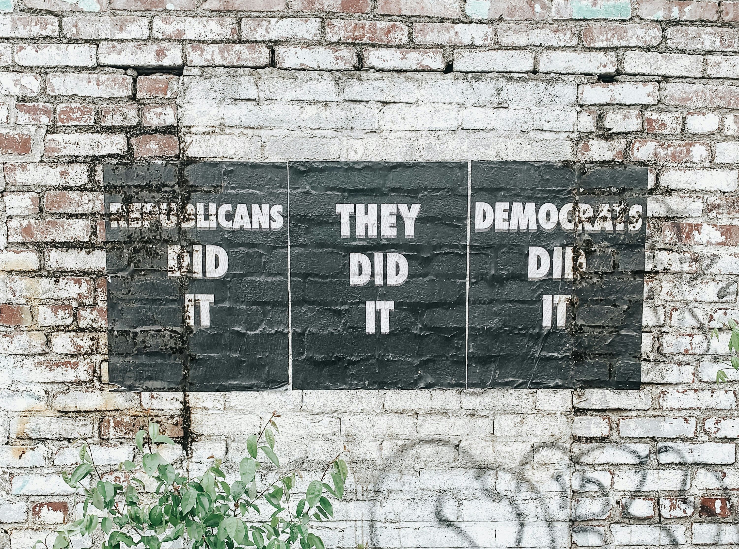 Graffiti depicting political polarisation