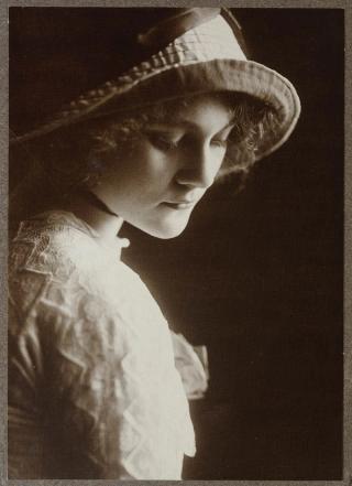 Louise Carbasse, in 1913, two years before Hollywood stardom transformed her to ‘Louise Lovely’