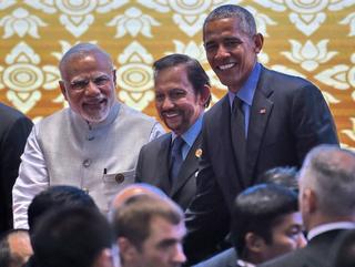Indian Prime Minister Narendra Modi, Brunei Sultan Hassanal Bolkiah and US President Barack Obama at the East Asia Summit in Vientiane, 2016