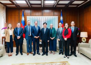 Centre delegates posing for a group photograph with Taiwan officials